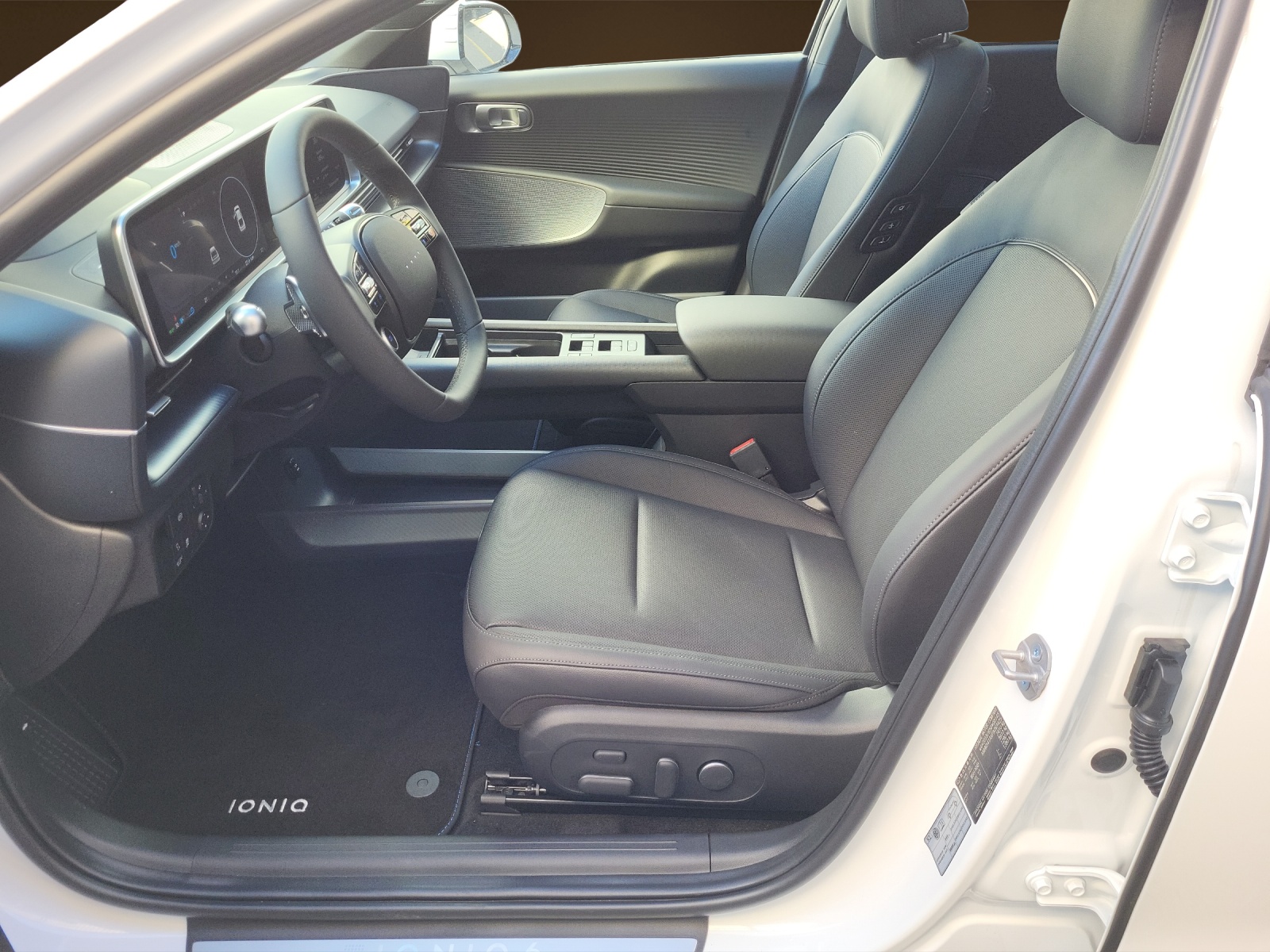 HYUNDAI Ioniq 6 Launch Edition 2 WD-image-5