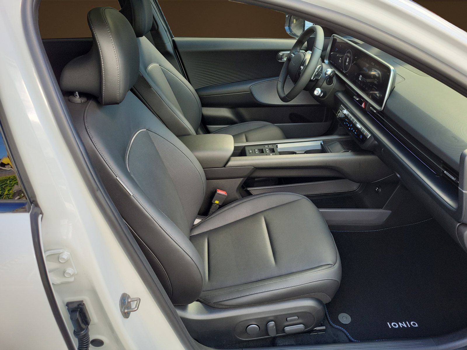 HYUNDAI Ioniq 6 Launch Edition 2 WD-image-8