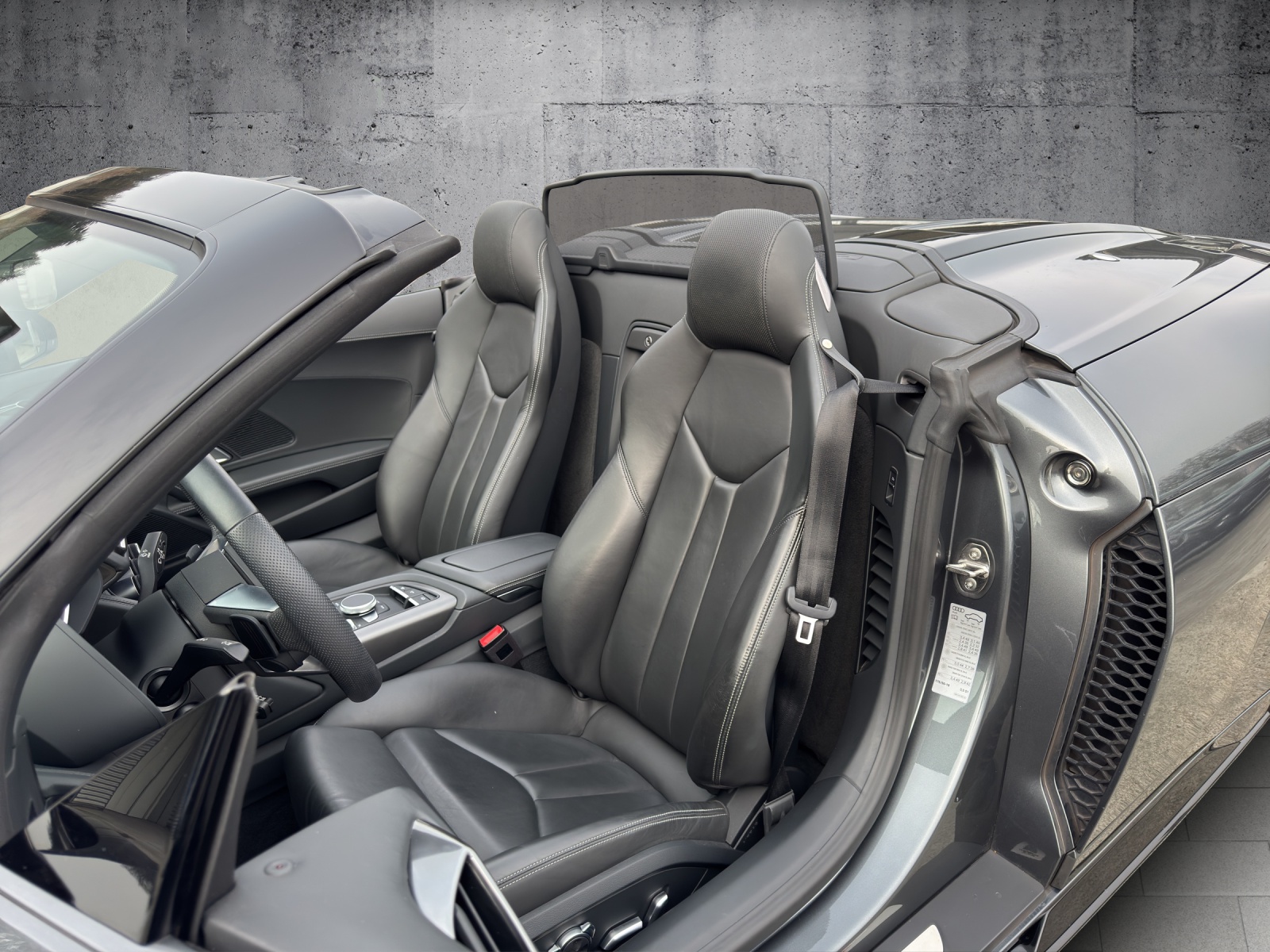 AUDI R8 Spyder RWD S-Tronic-image-22