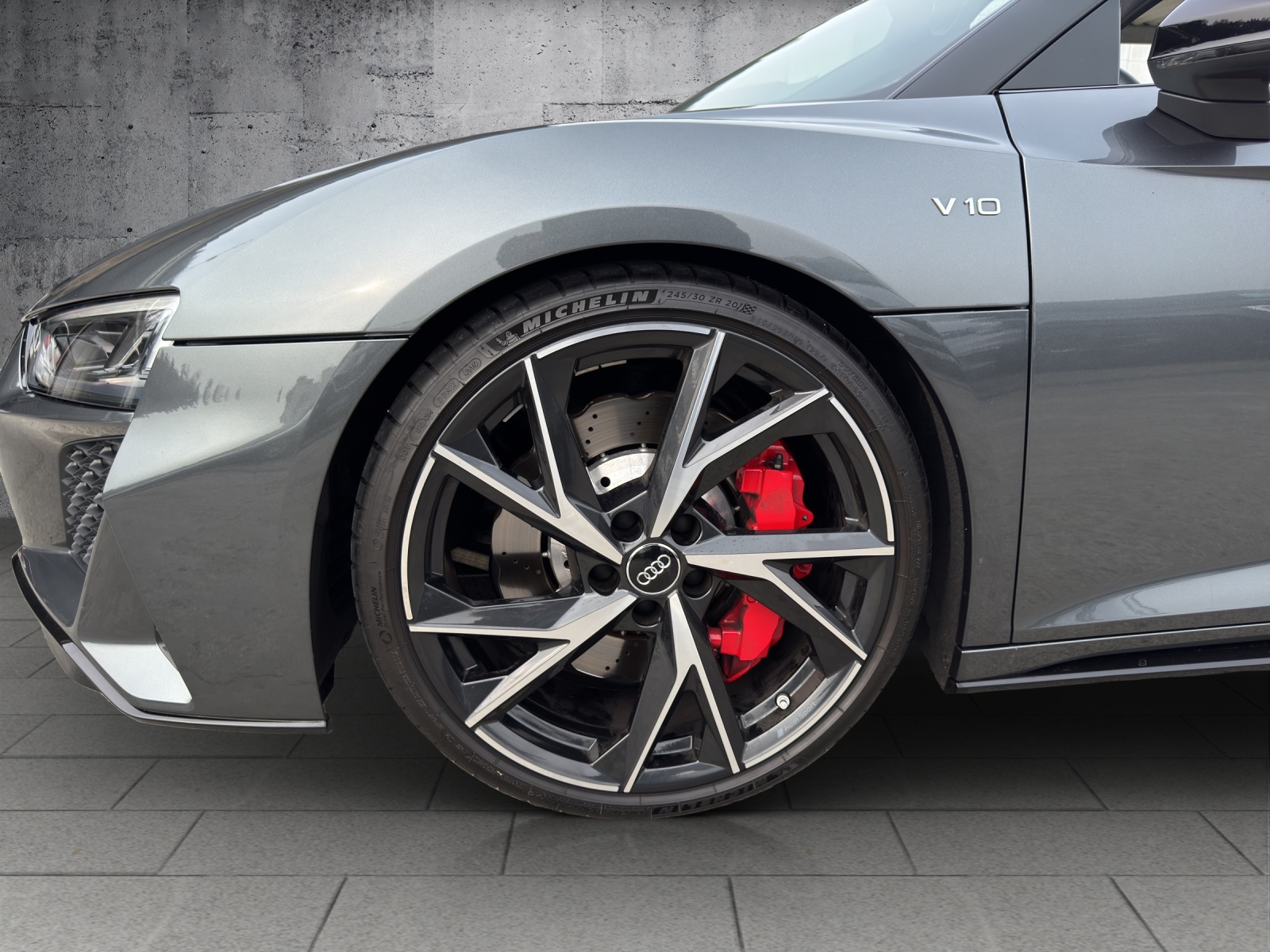 AUDI R8 Spyder RWD S-Tronic-image-24