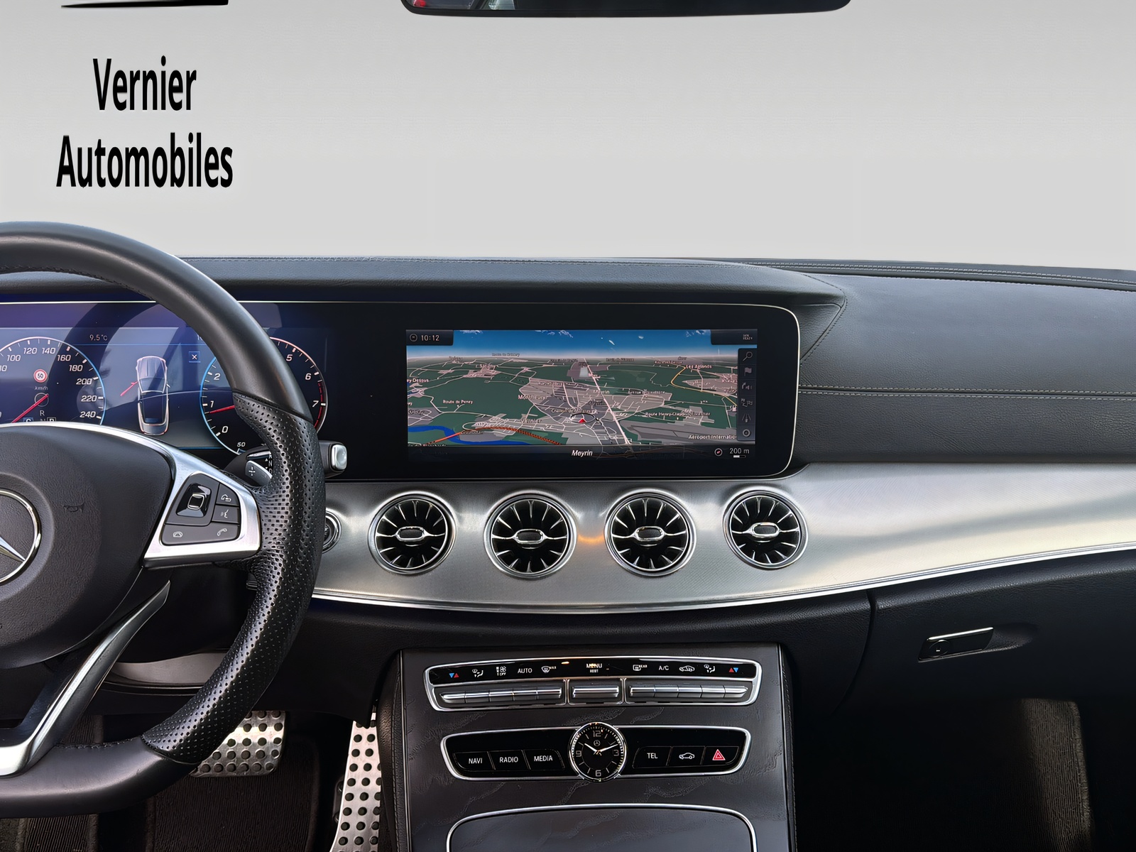 MERCEDES-BENZ E 300 Cabriolet AMG Line 9G-Tronic-image-12