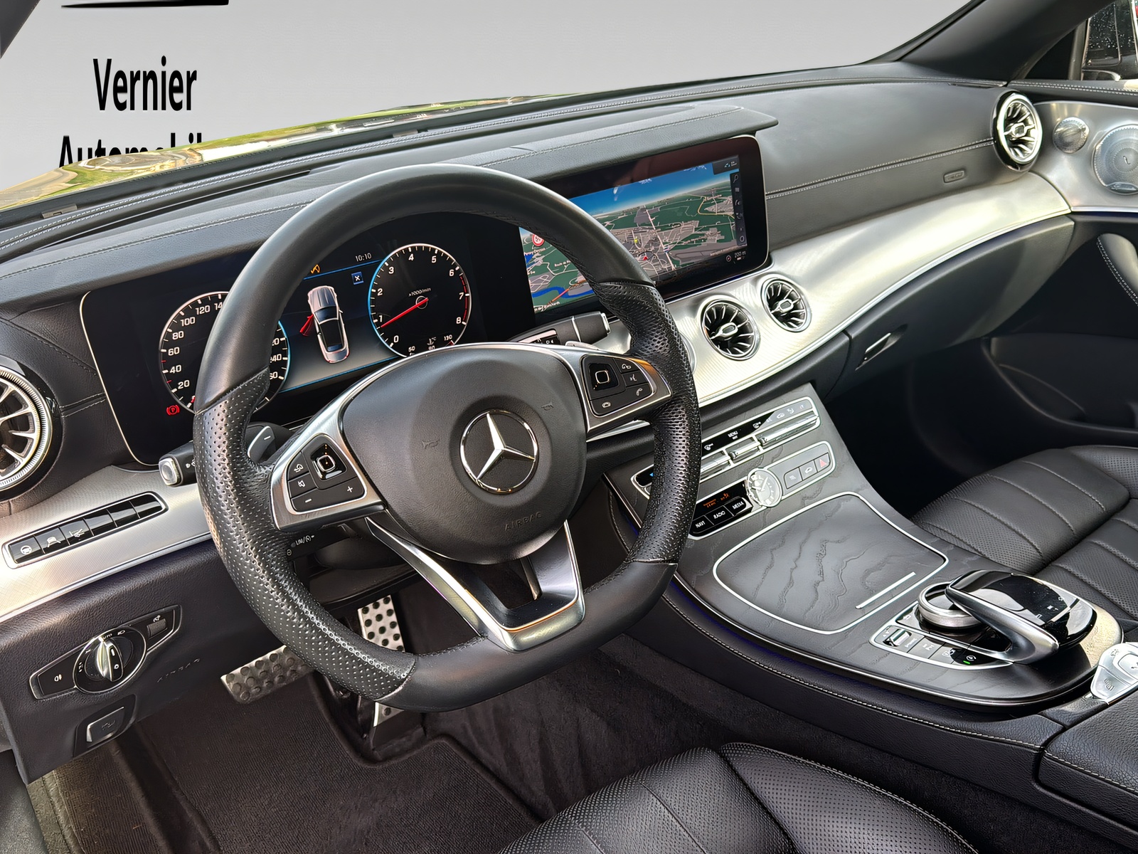 MERCEDES-BENZ E 300 Cabriolet AMG Line 9G-Tronic-image-10