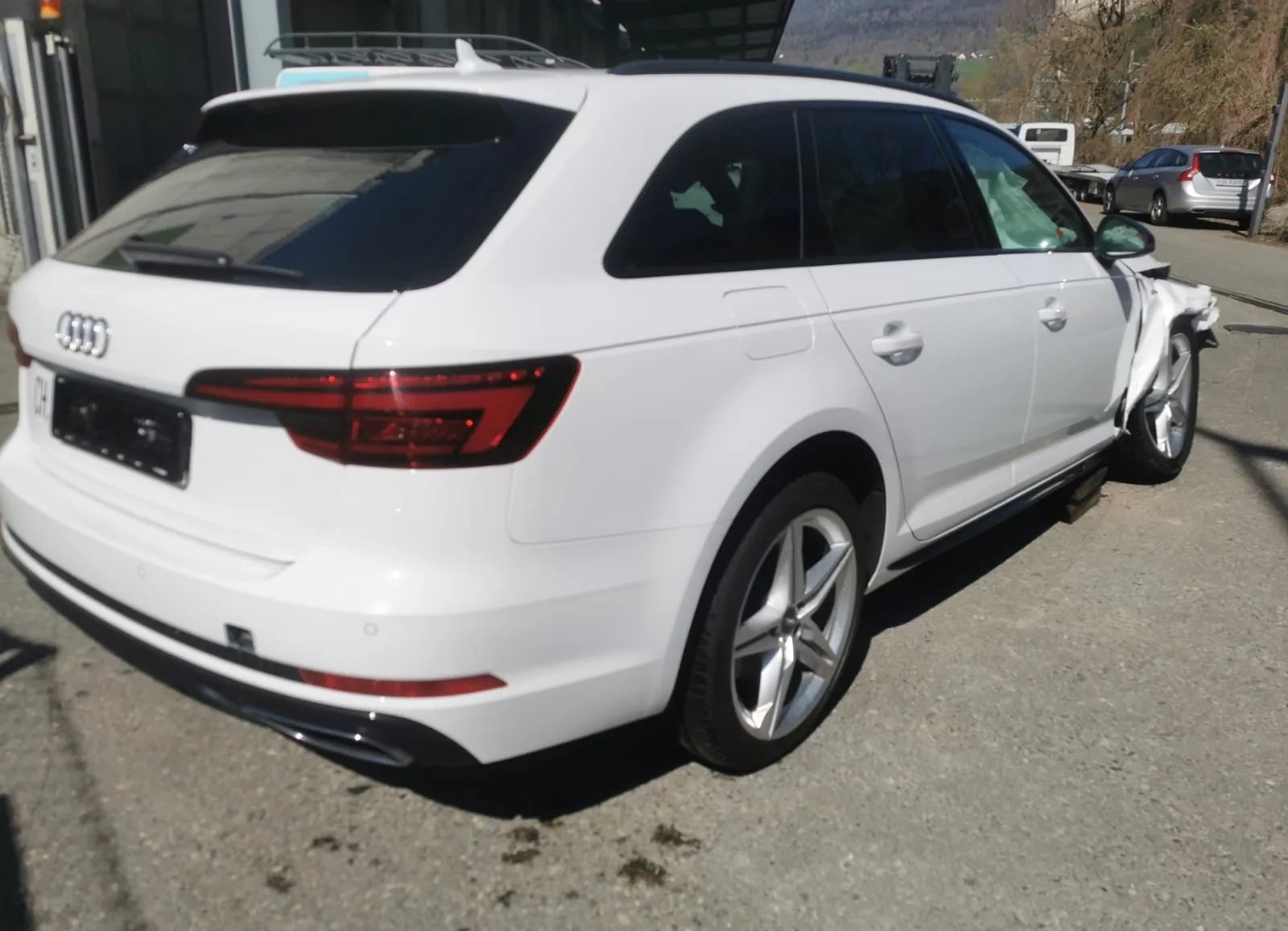 AUDI A4 Avant 40 TDI quattro S-tronic-image-3