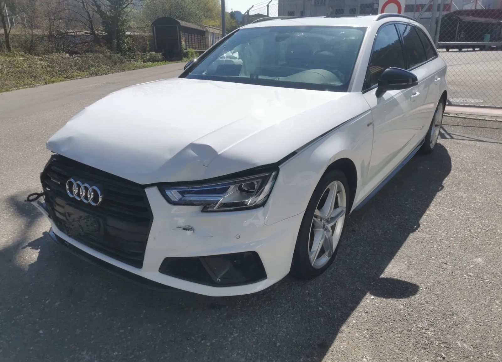 AUDI A4 Avant 40 TDI quattro S-tronic-image-0