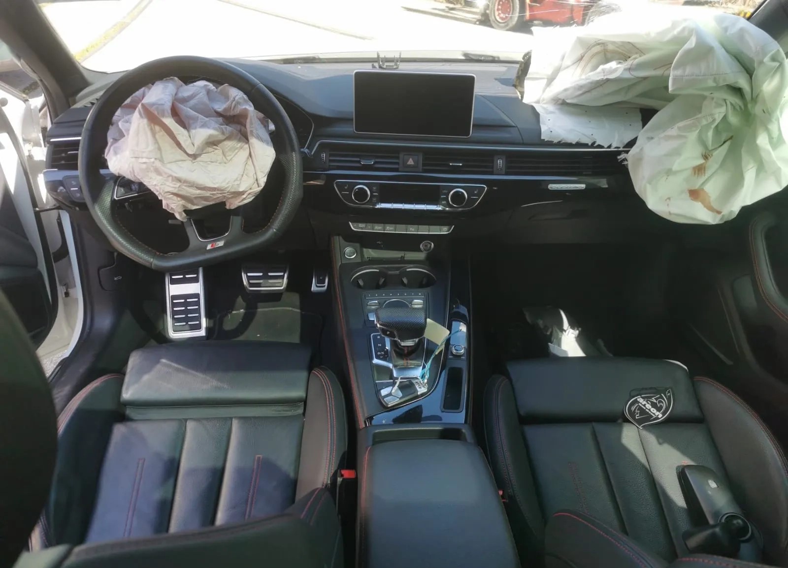 AUDI A4 Avant 40 TDI quattro S-tronic-image-4