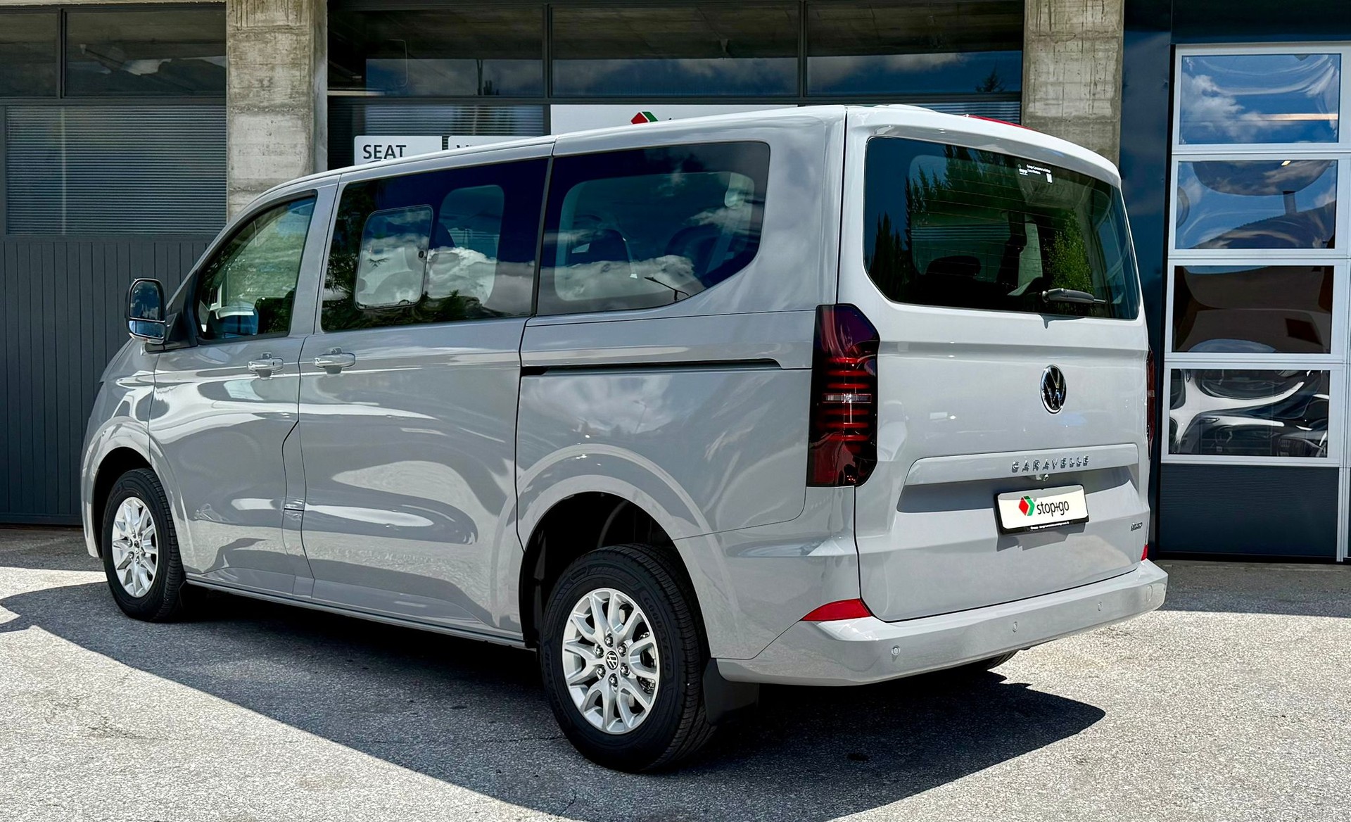 VW Caravelle 2.0 TDI Life Aut.8 4 Motion-image-4