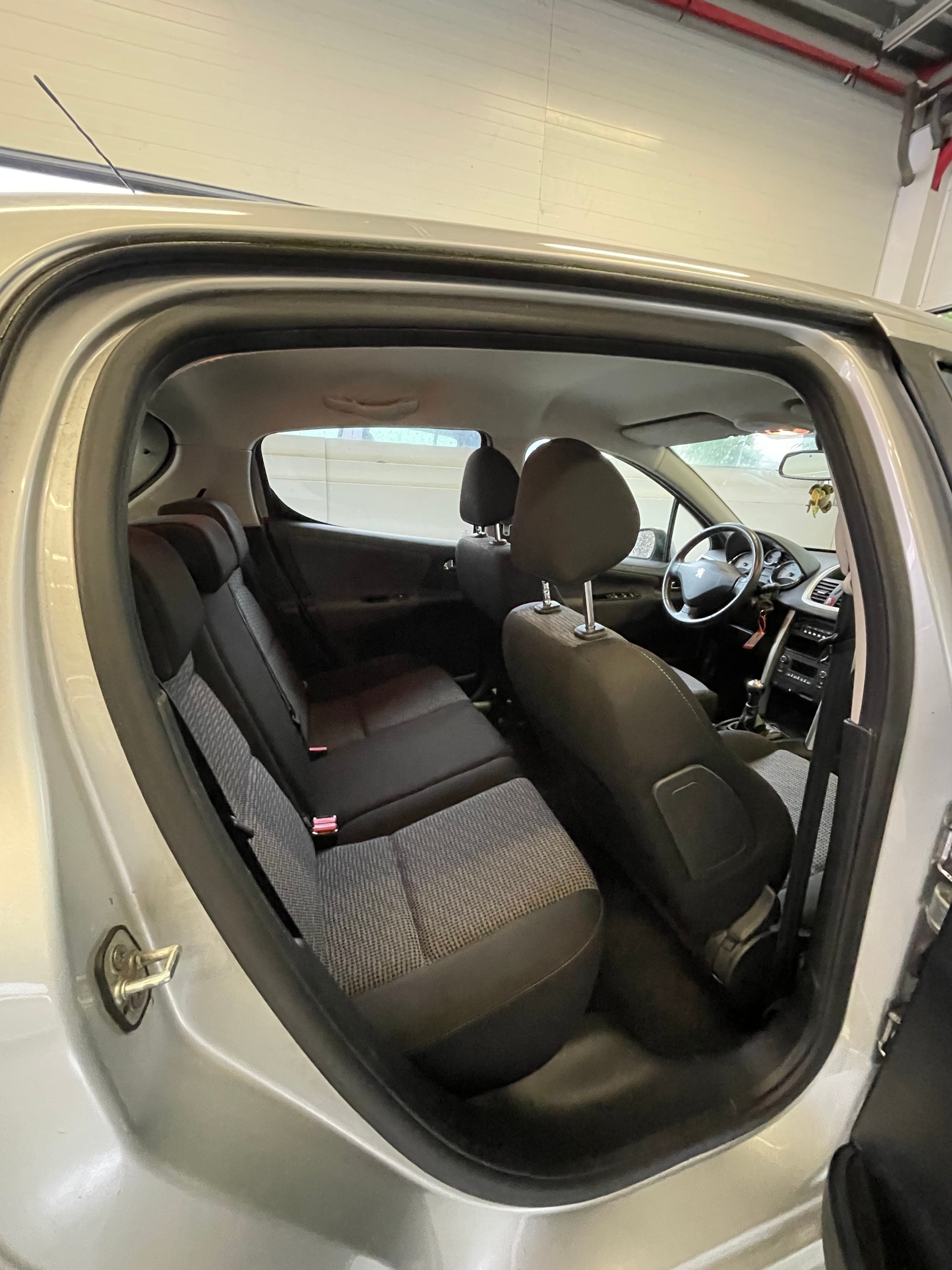 PEUGEOT 207 1.6 16V Sport-image-9