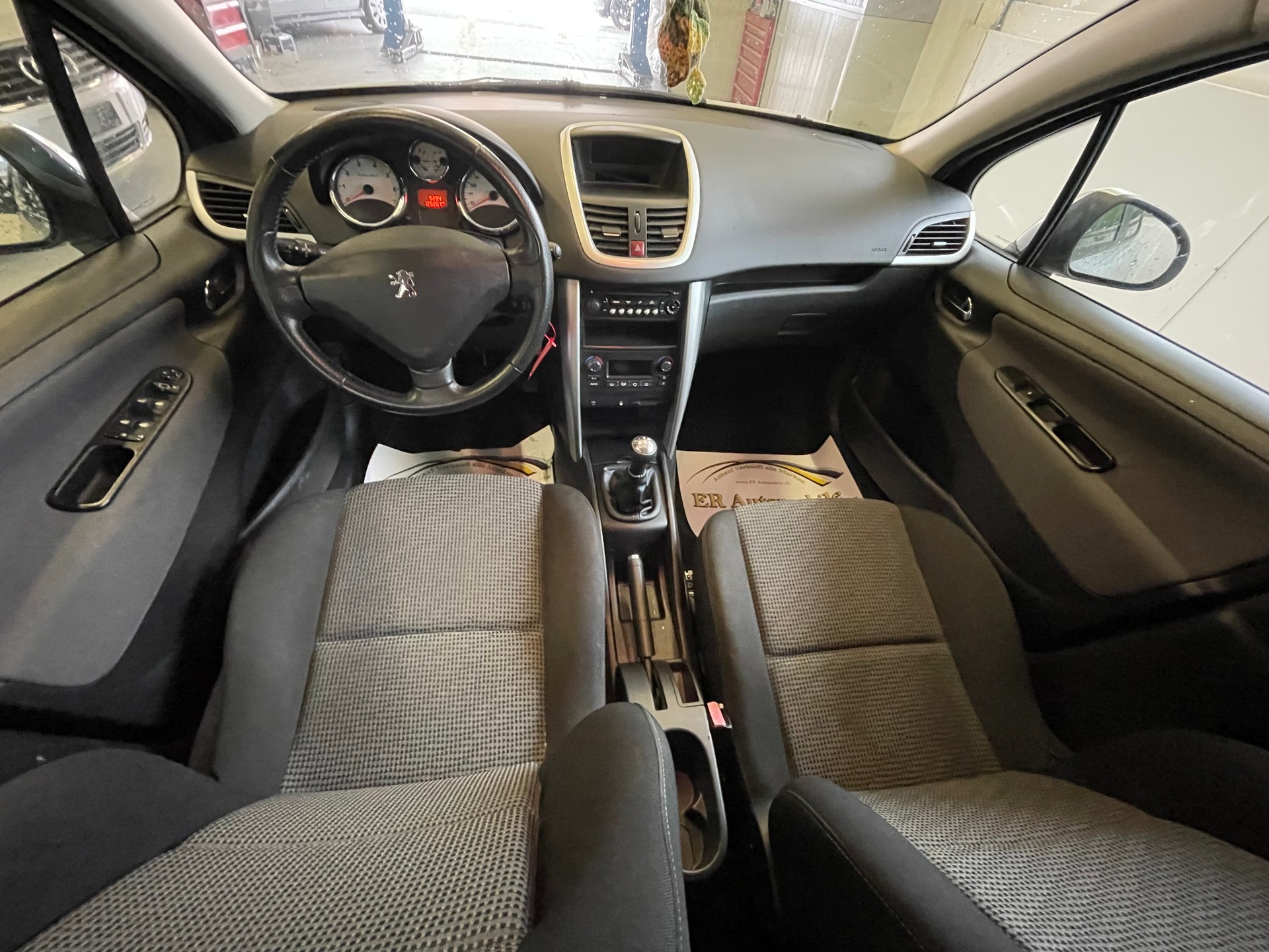 PEUGEOT 207 1.6 16V Sport-image-4