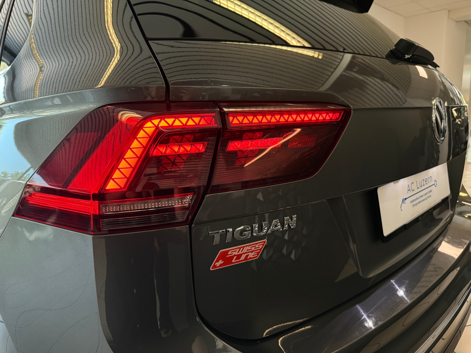 VW Tiguan 2.0TSI R-Line Highline 4Motion DSG-image-22