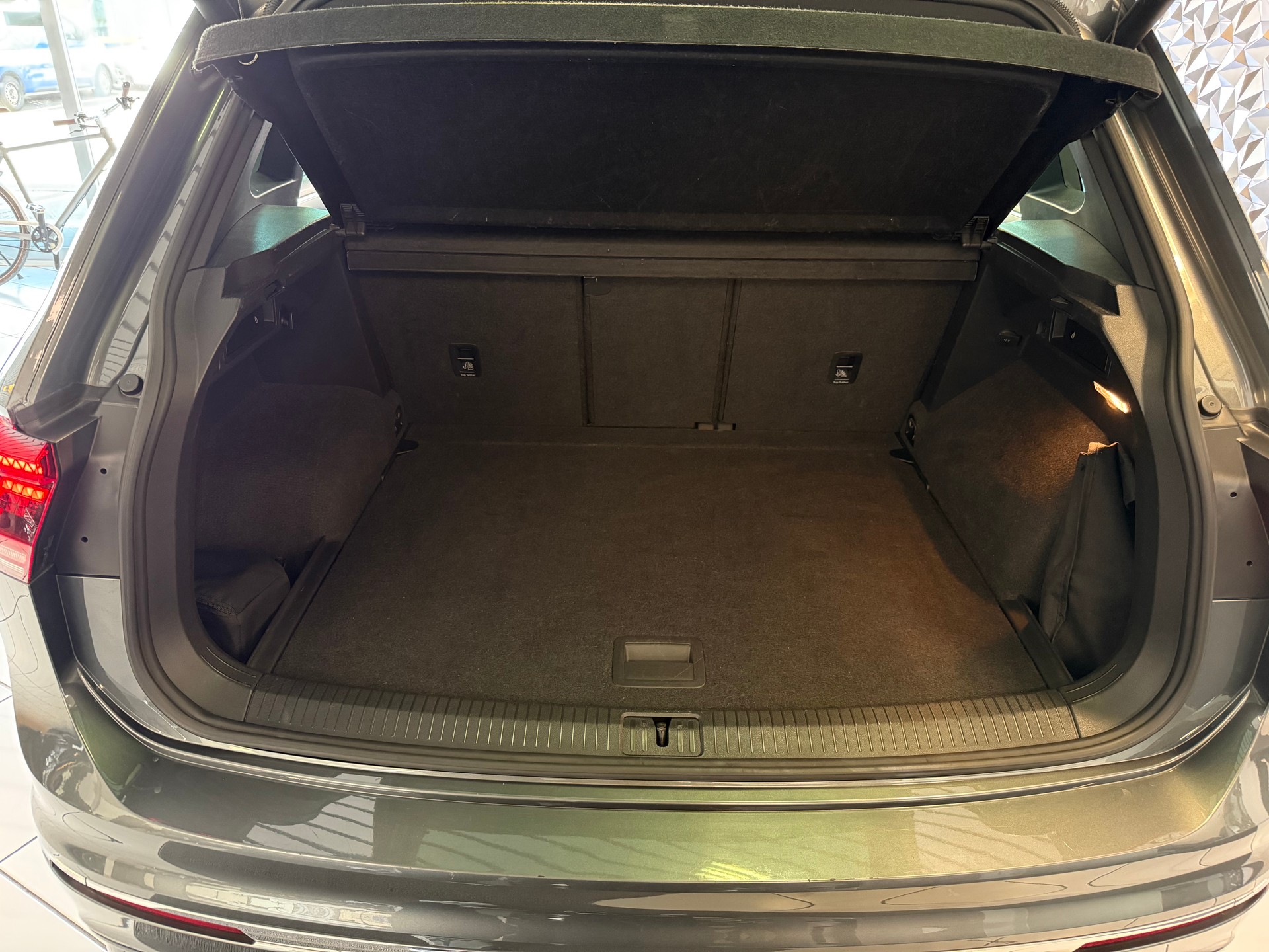 VW Tiguan 2.0TSI R-Line Highline 4Motion DSG-image-8