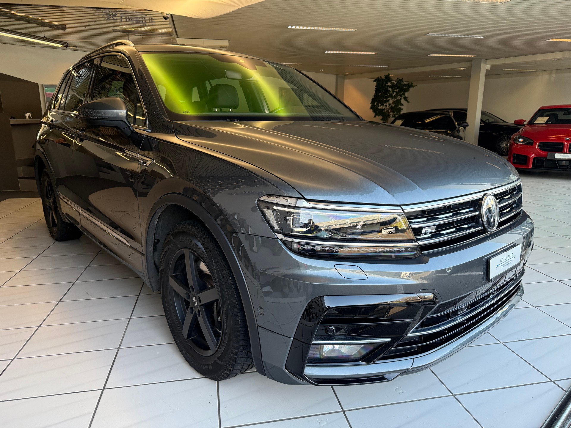VW Tiguan 2.0TSI R-Line Highline 4Motion DSG-image-3