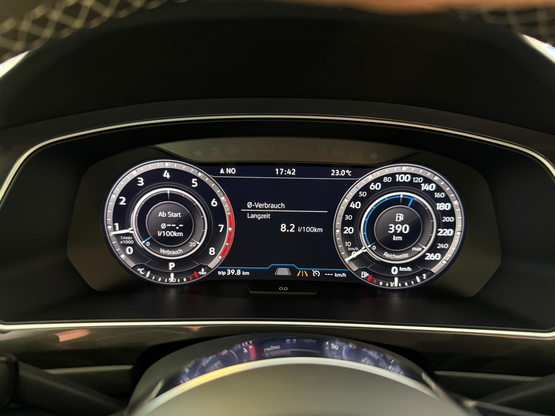 VW Tiguan 2.0TSI R-Line Highline 4Motion DSG-image-13