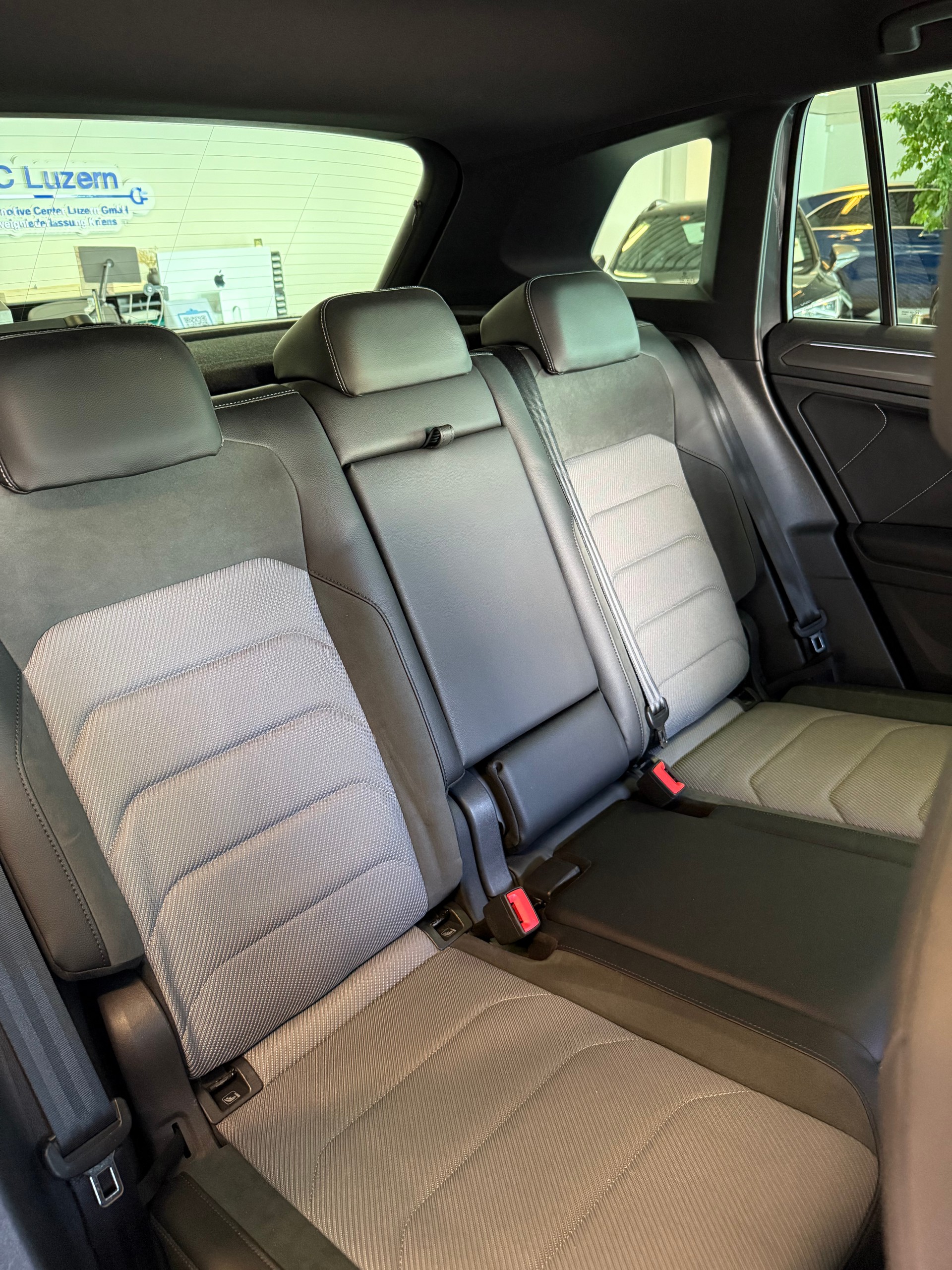 VW Tiguan 2.0TSI R-Line Highline 4Motion DSG-image-9