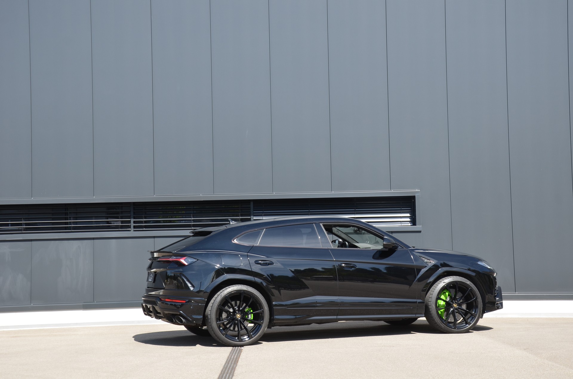 LAMBORGHINI Urus E-Gear-image-3