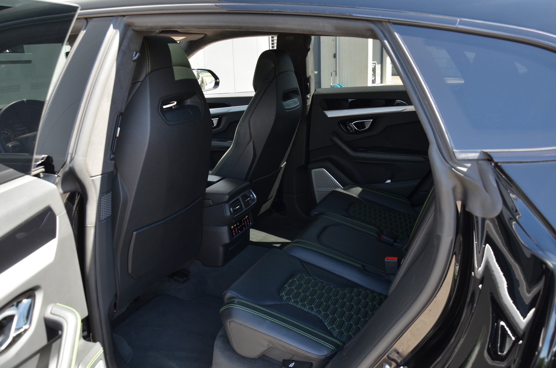 LAMBORGHINI Urus E-Gear-image-10