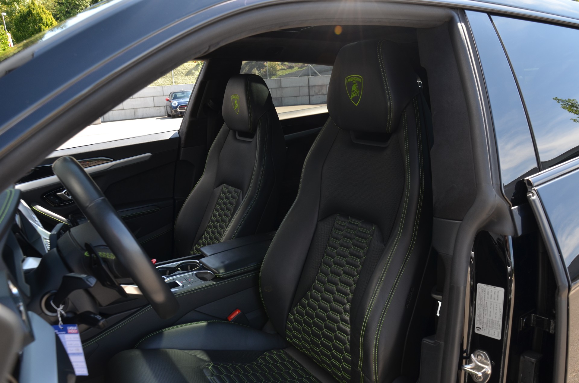 LAMBORGHINI Urus E-Gear-image-14