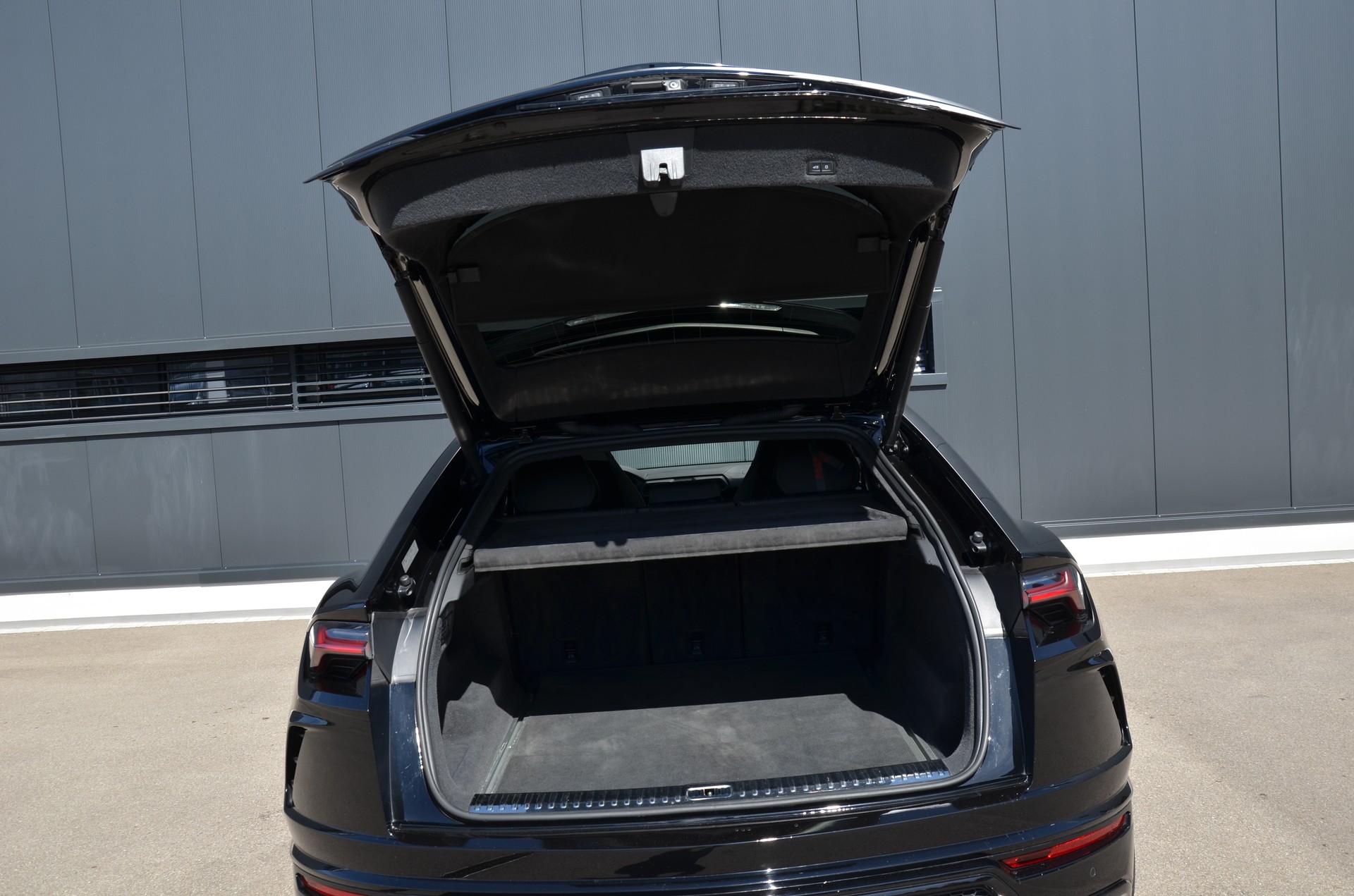 LAMBORGHINI Urus E-Gear-image-8