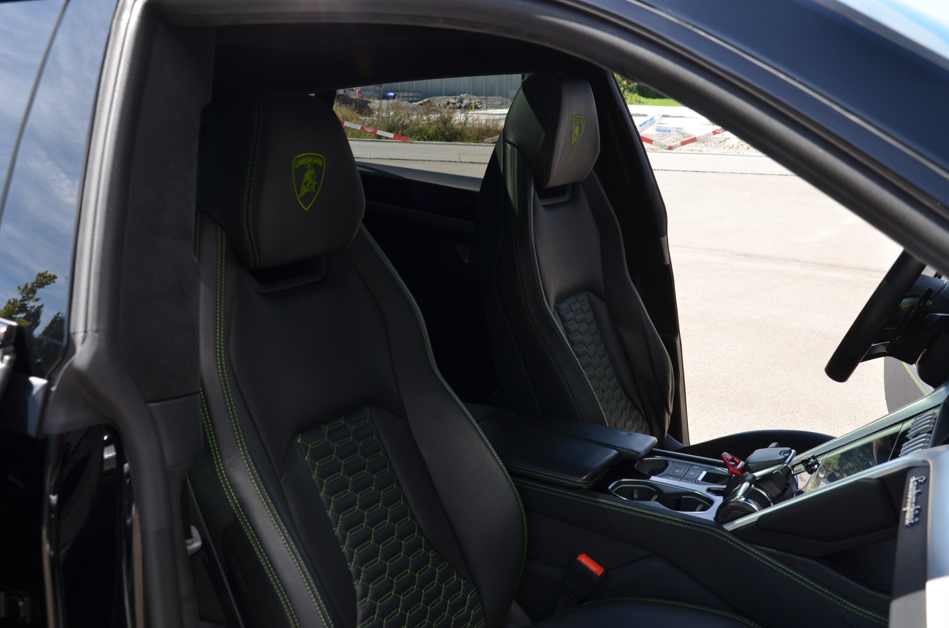 LAMBORGHINI Urus E-Gear-image-17