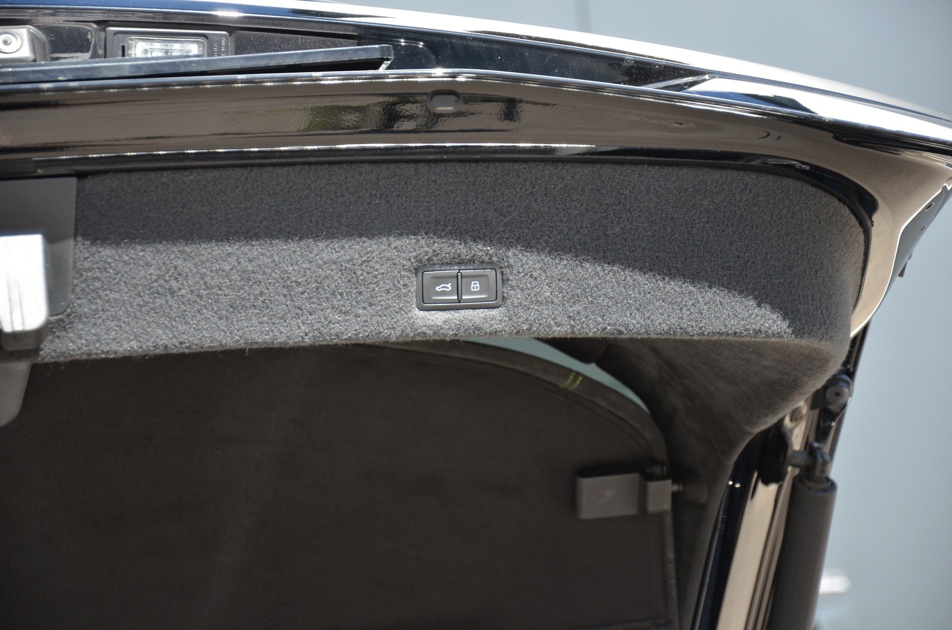 LAMBORGHINI Urus E-Gear-image-9