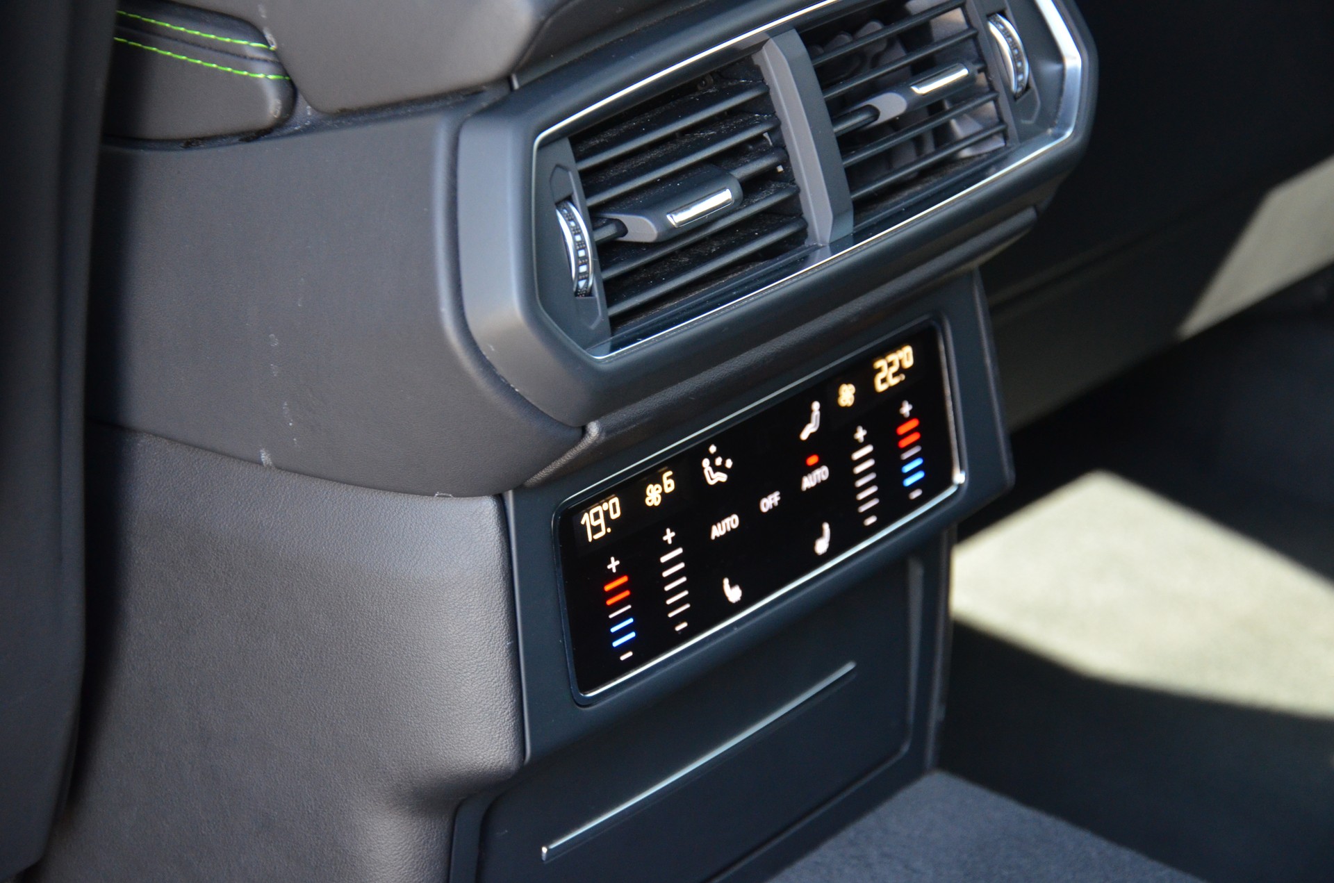 LAMBORGHINI Urus E-Gear-image-12