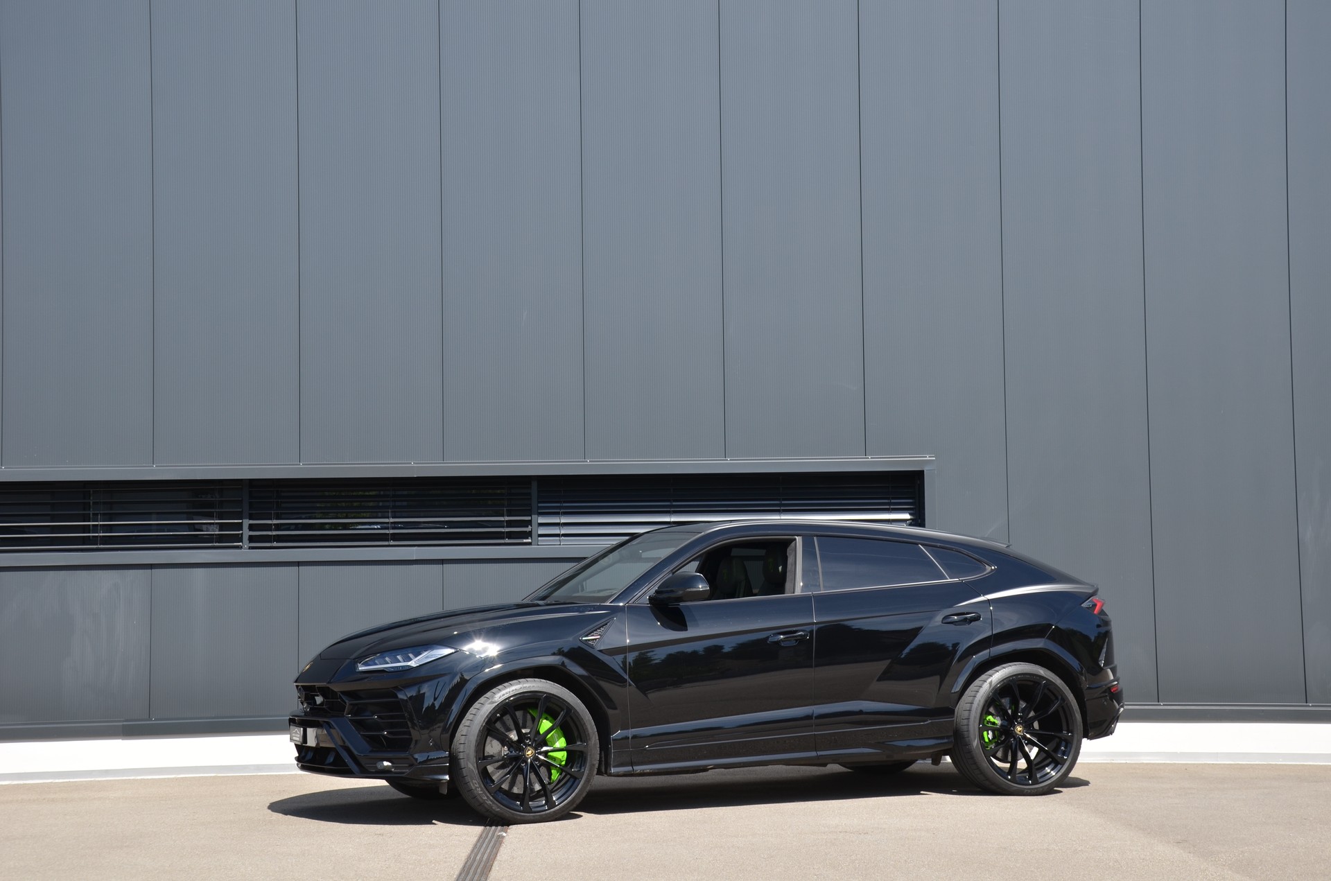 LAMBORGHINI Urus E-Gear-image-1