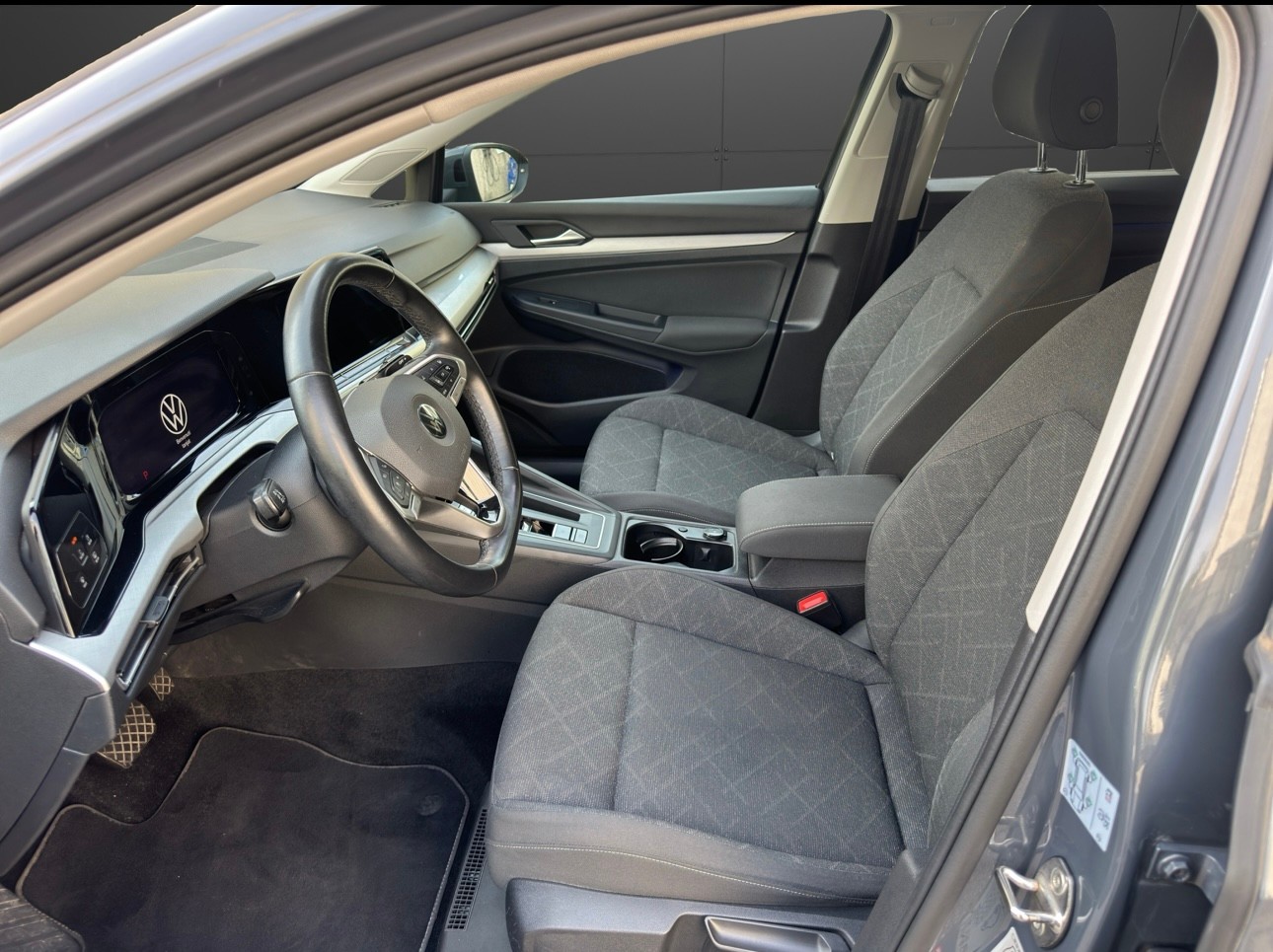 VW Golf 1.0 eTSI mHEV ACTLife DSG-image-8