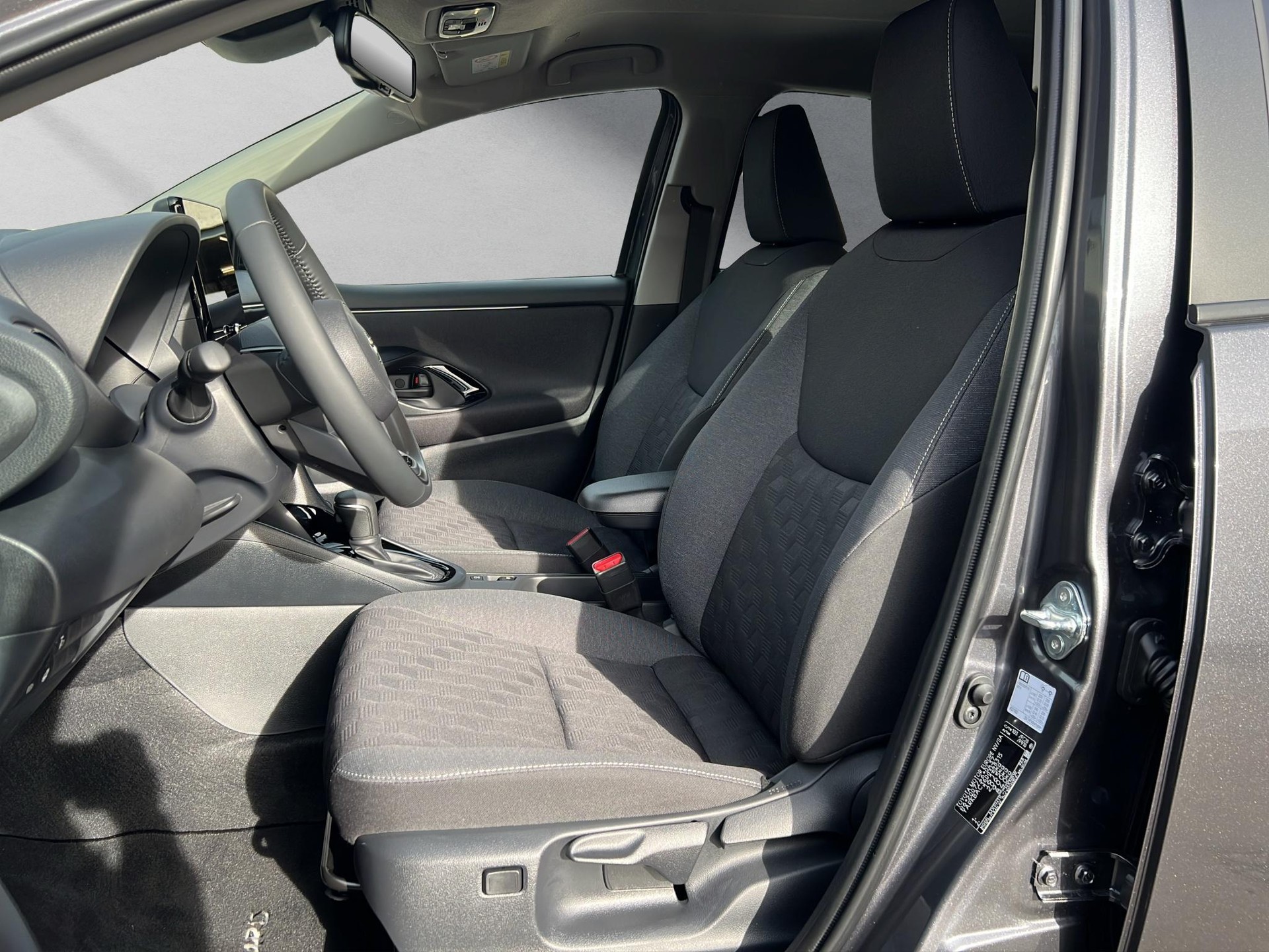 TOYOTA Yaris 1.5 VVT-i HSD Trend-image-7