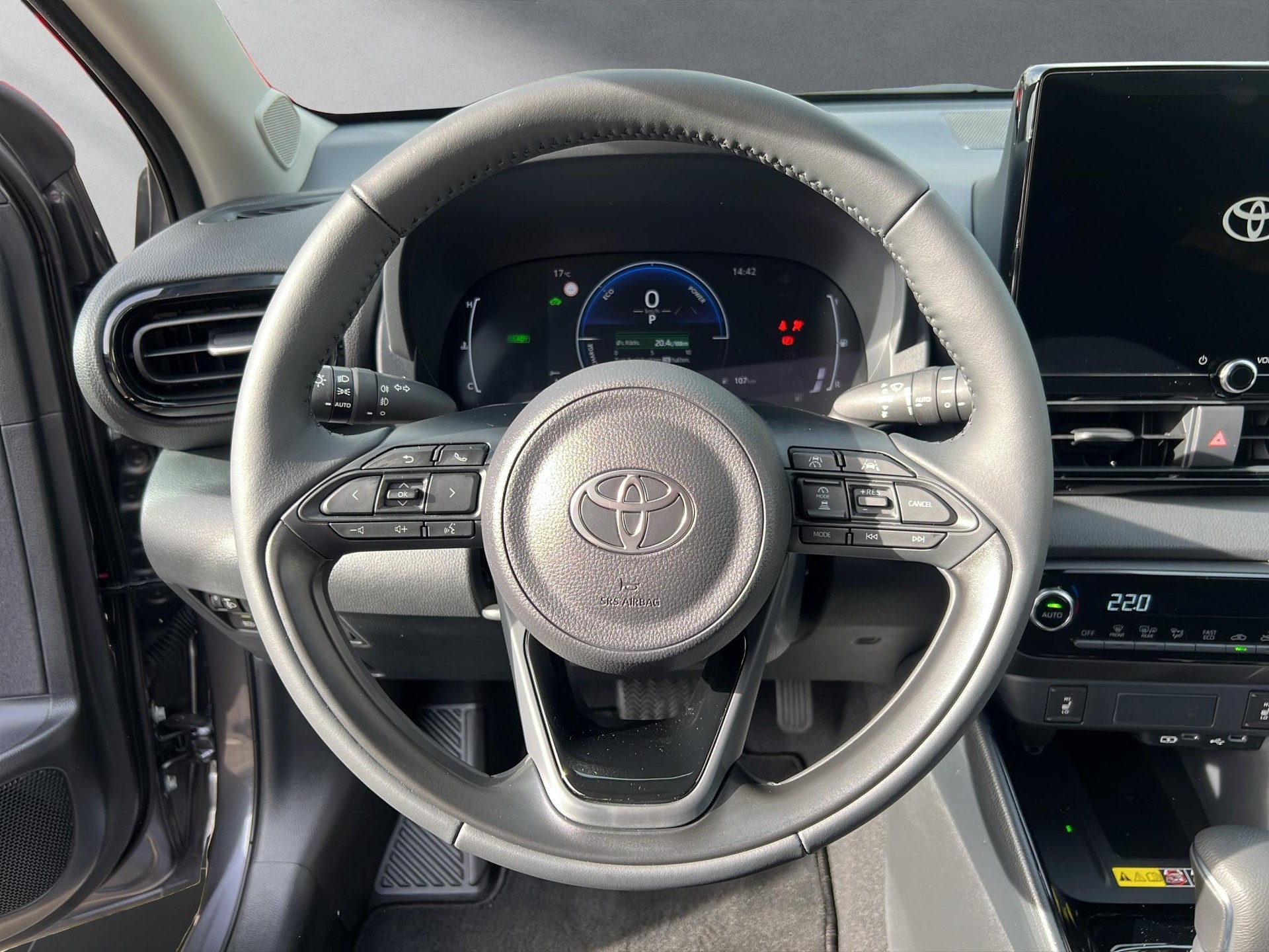 TOYOTA Yaris 1.5 VVT-i HSD Trend-image-4
