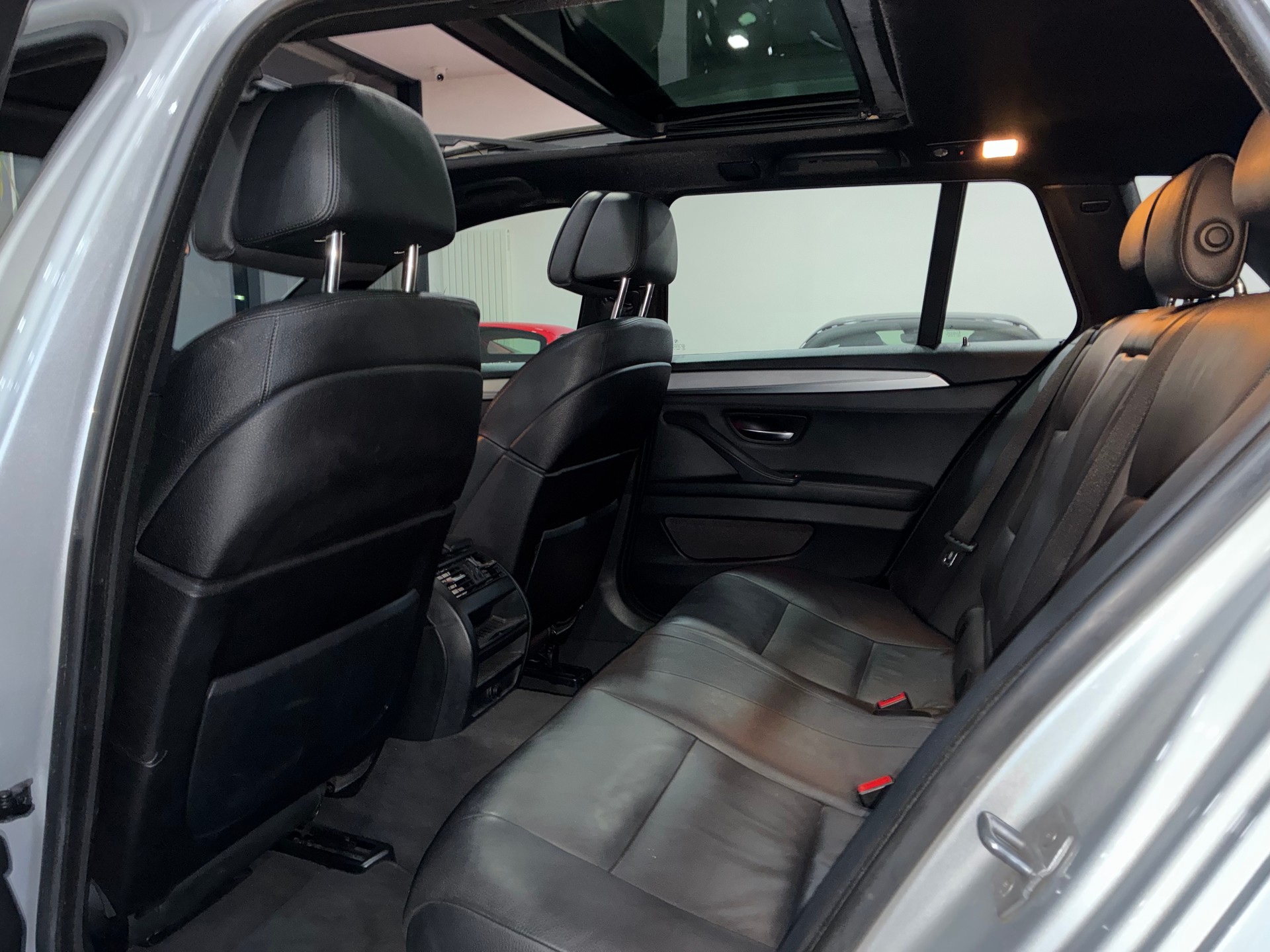 BMW 535i Touring Steptronic-image-11