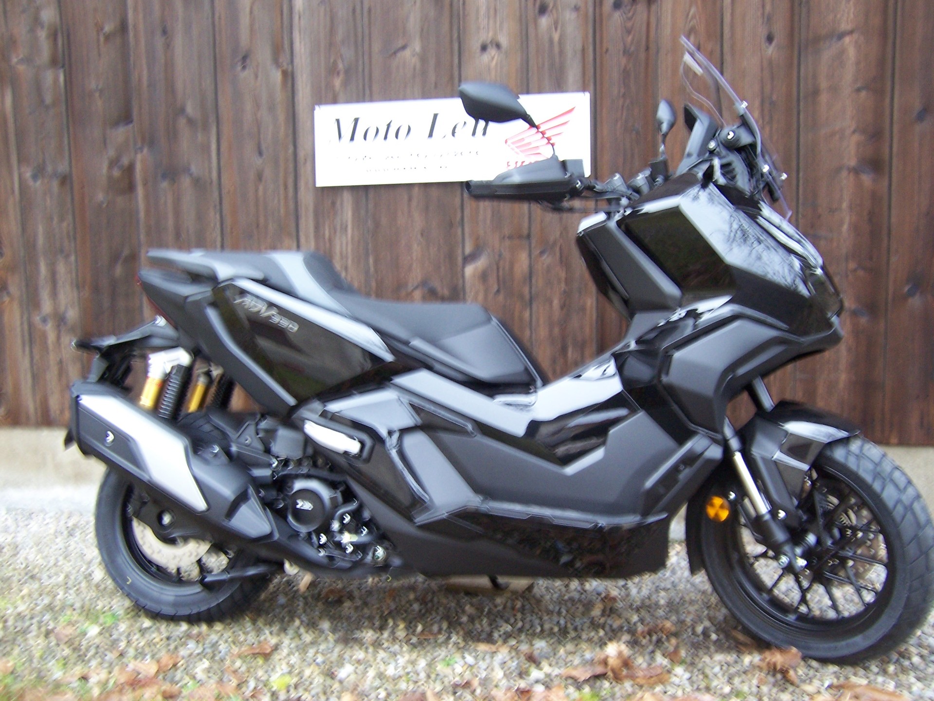 HONDA ADV 350-showroom-element-3