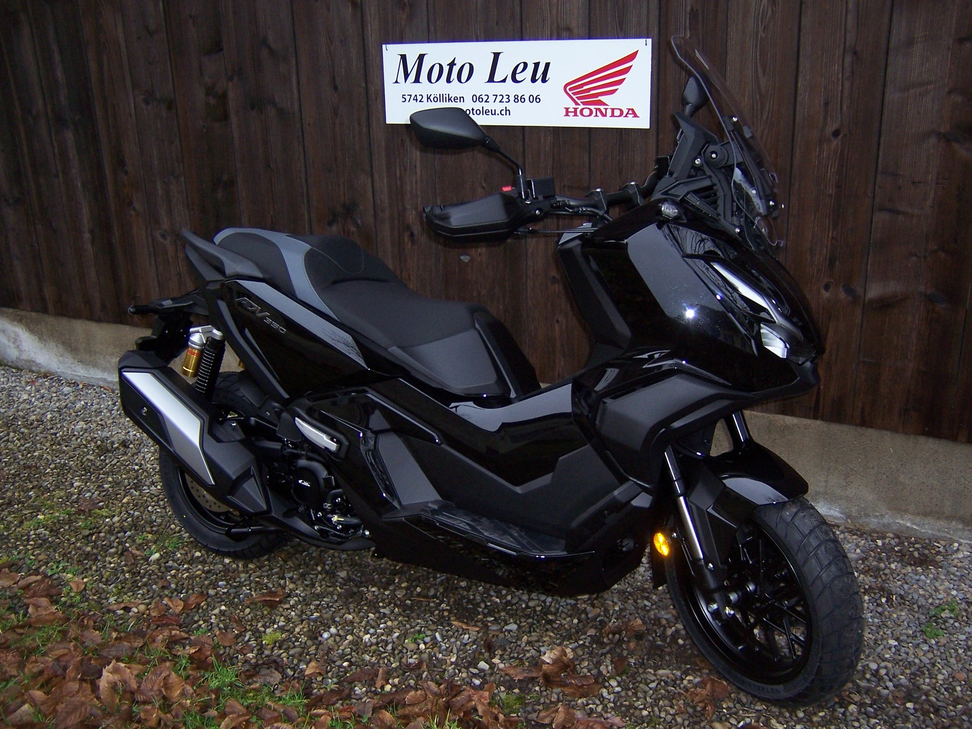 HONDA ADV 350-showroom-element-2