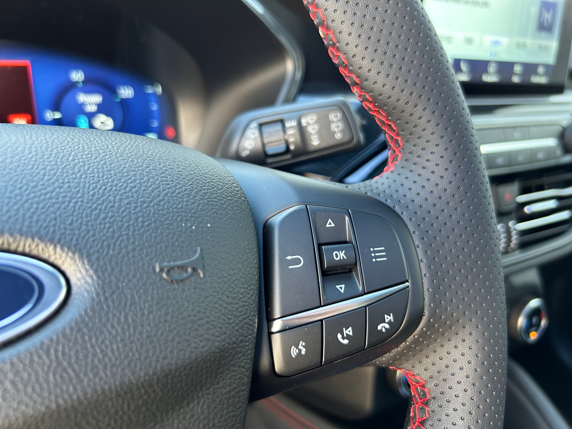 FORD Kuga 2.5 Plug-in Hybrid ST-Line X-image-16
