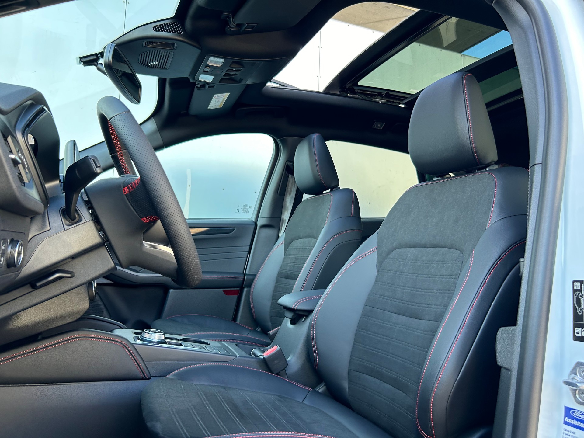FORD Kuga 2.5 Plug-in Hybrid ST-Line X-image-10
