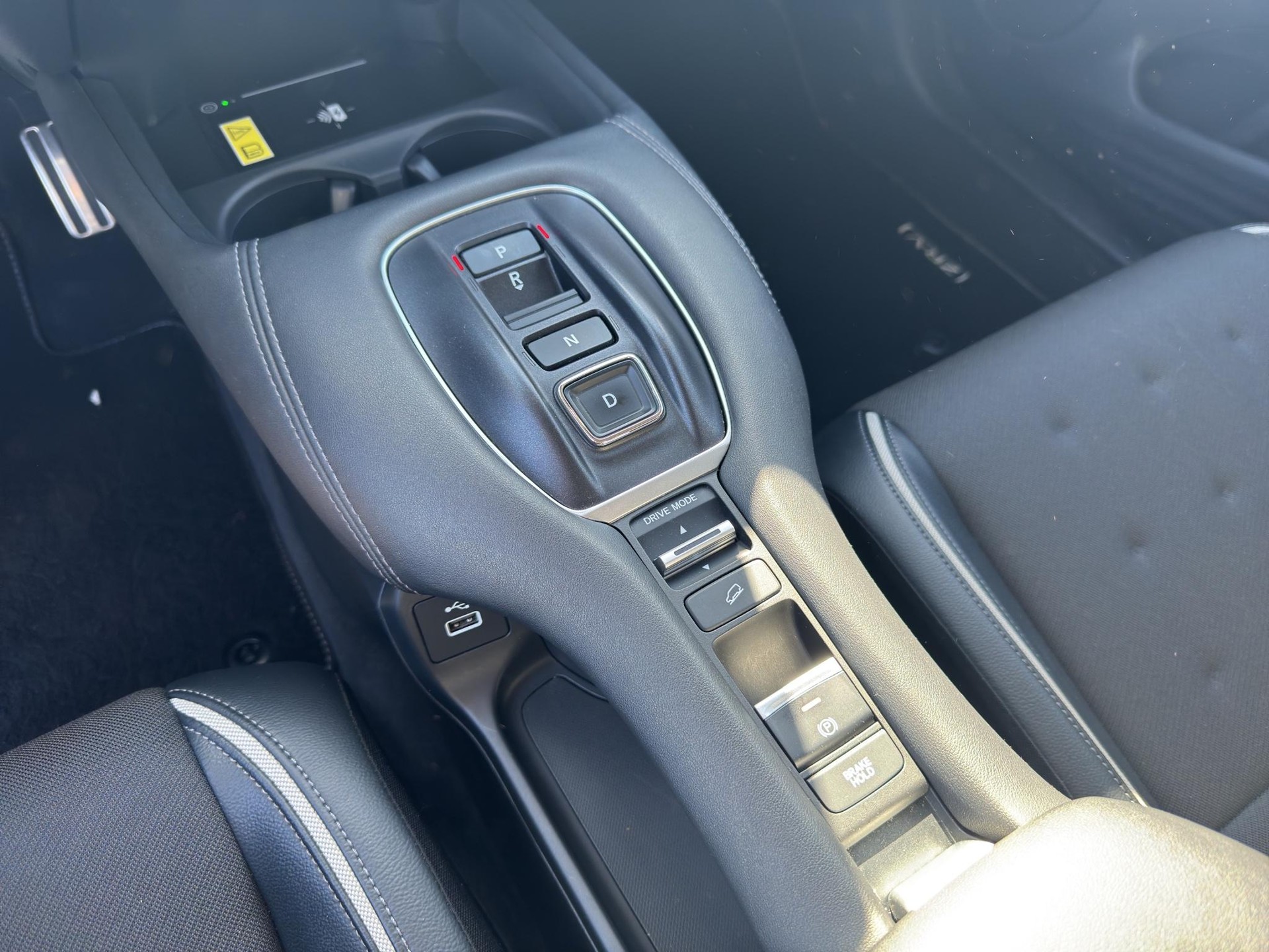 HONDA ZR-V 2.0 i-MMD Sport-image-9
