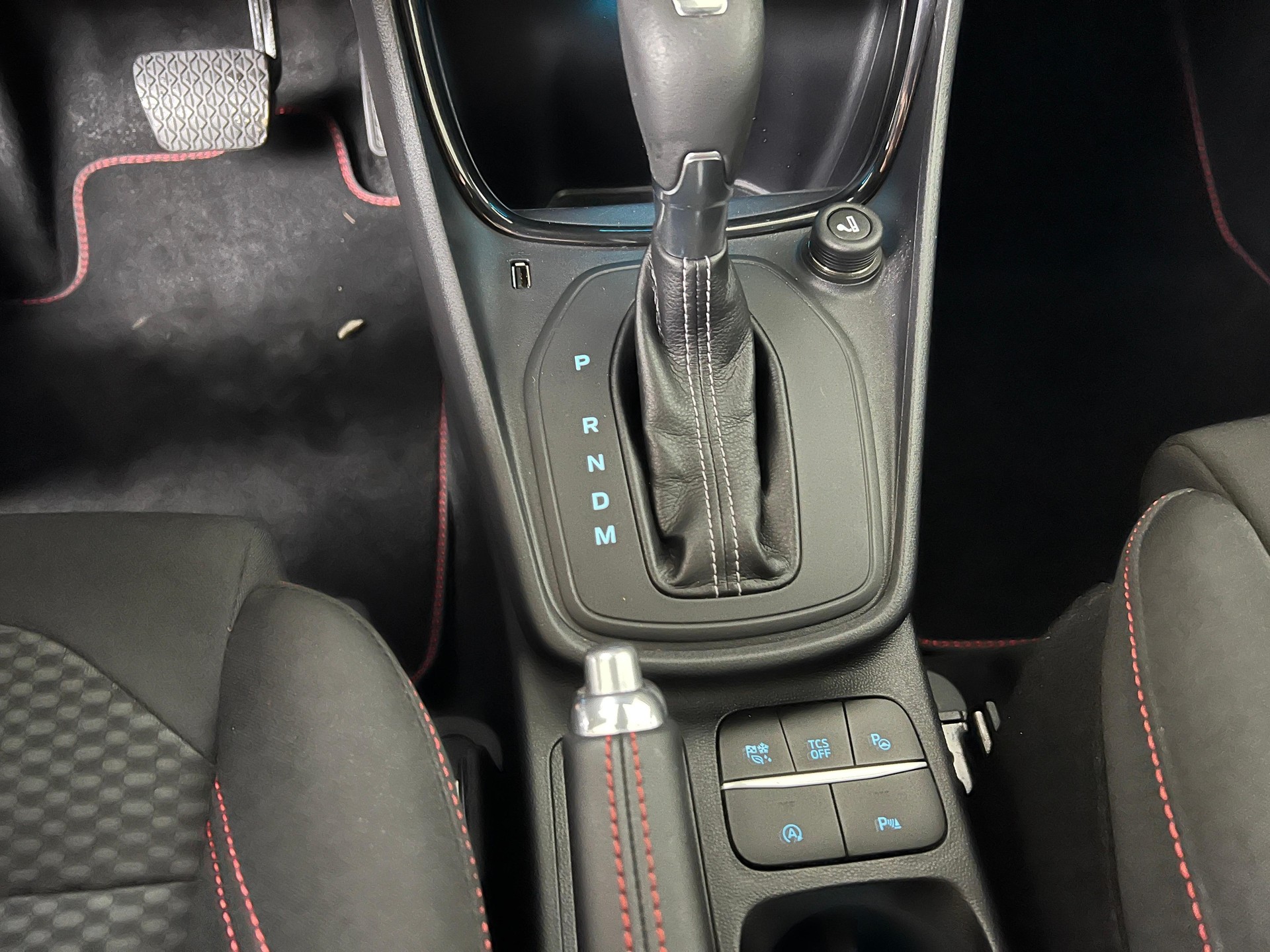 FORD Puma 1.0 EcoB Hybrid 155 ST-Line-image-13