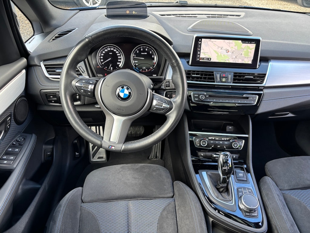 BMW 220i Active Tourer DKG M Sport-image-10