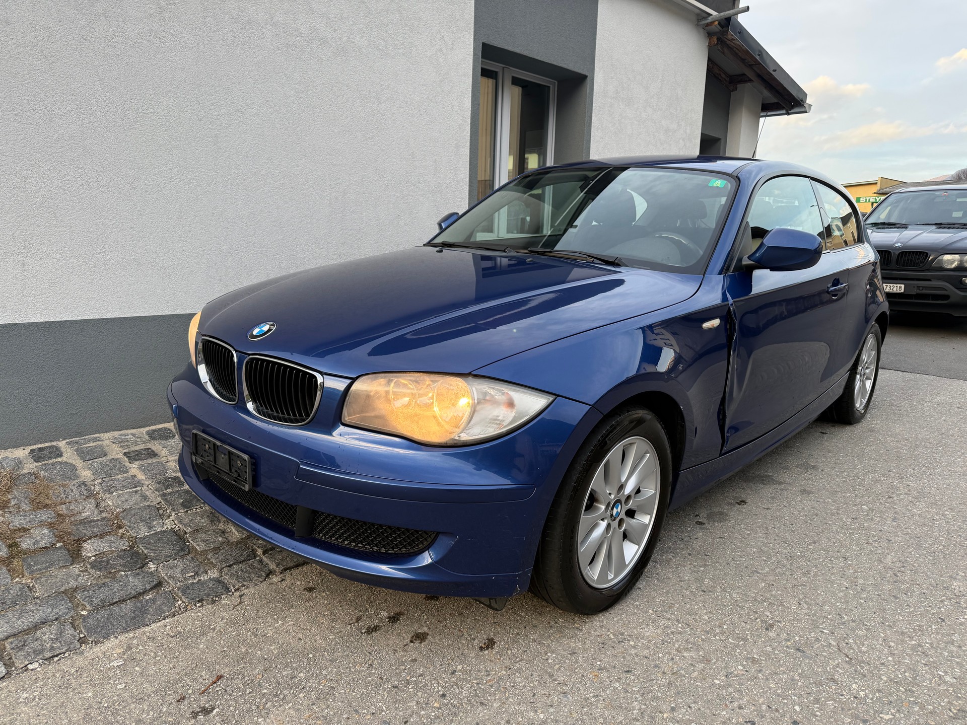 BMW 116i-image-1