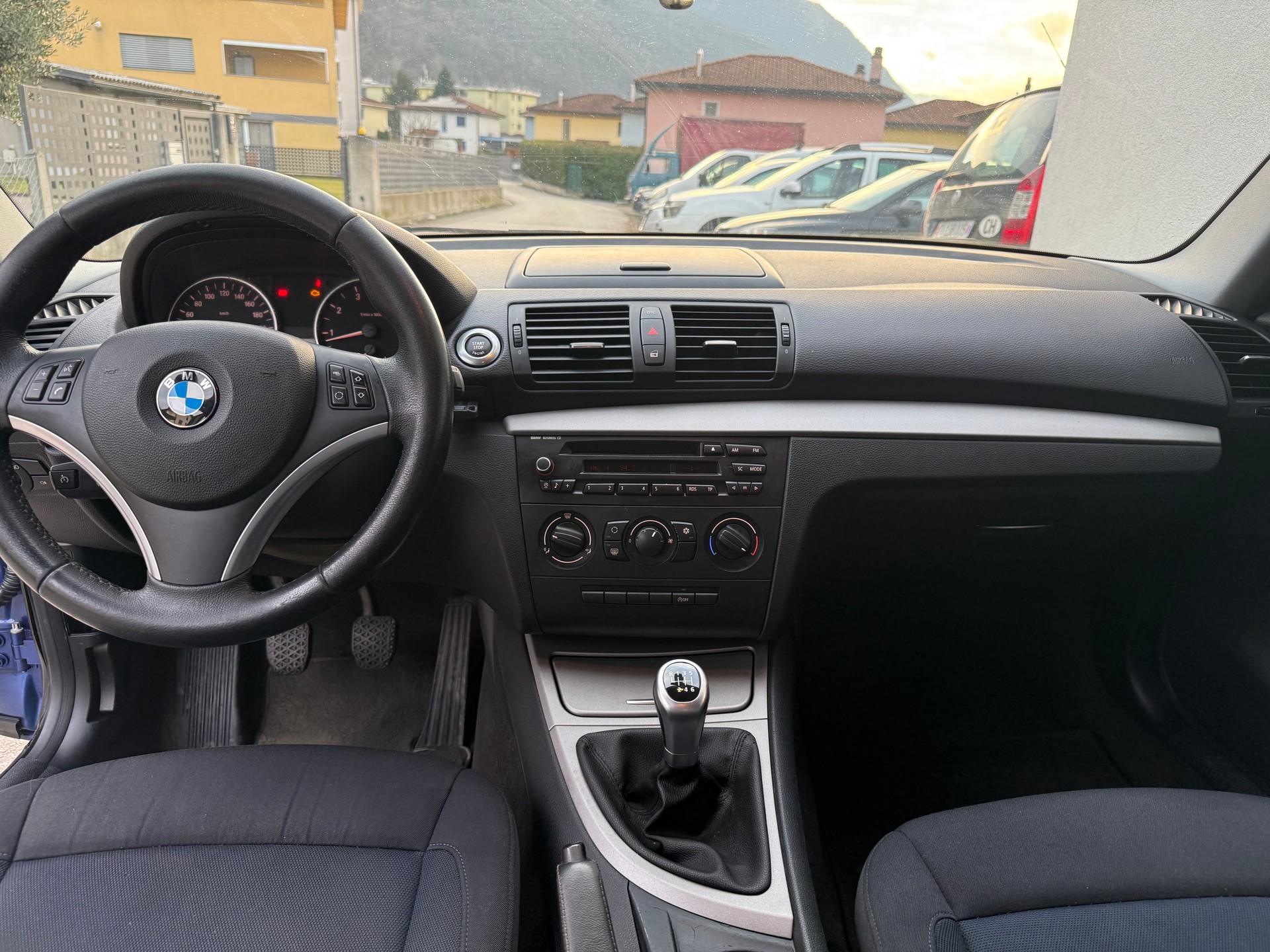 BMW 116i-image-10