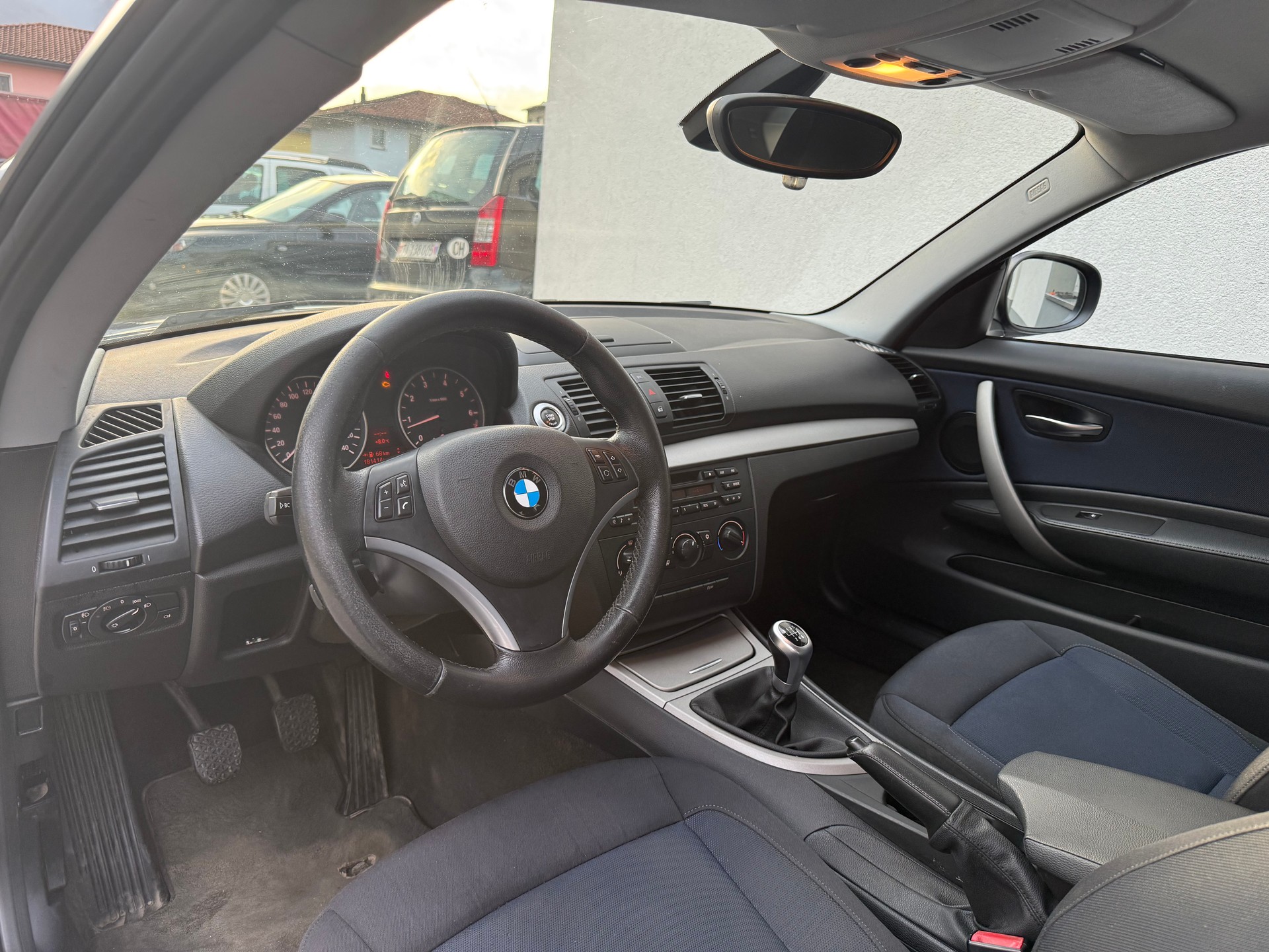 BMW 116i-image-12