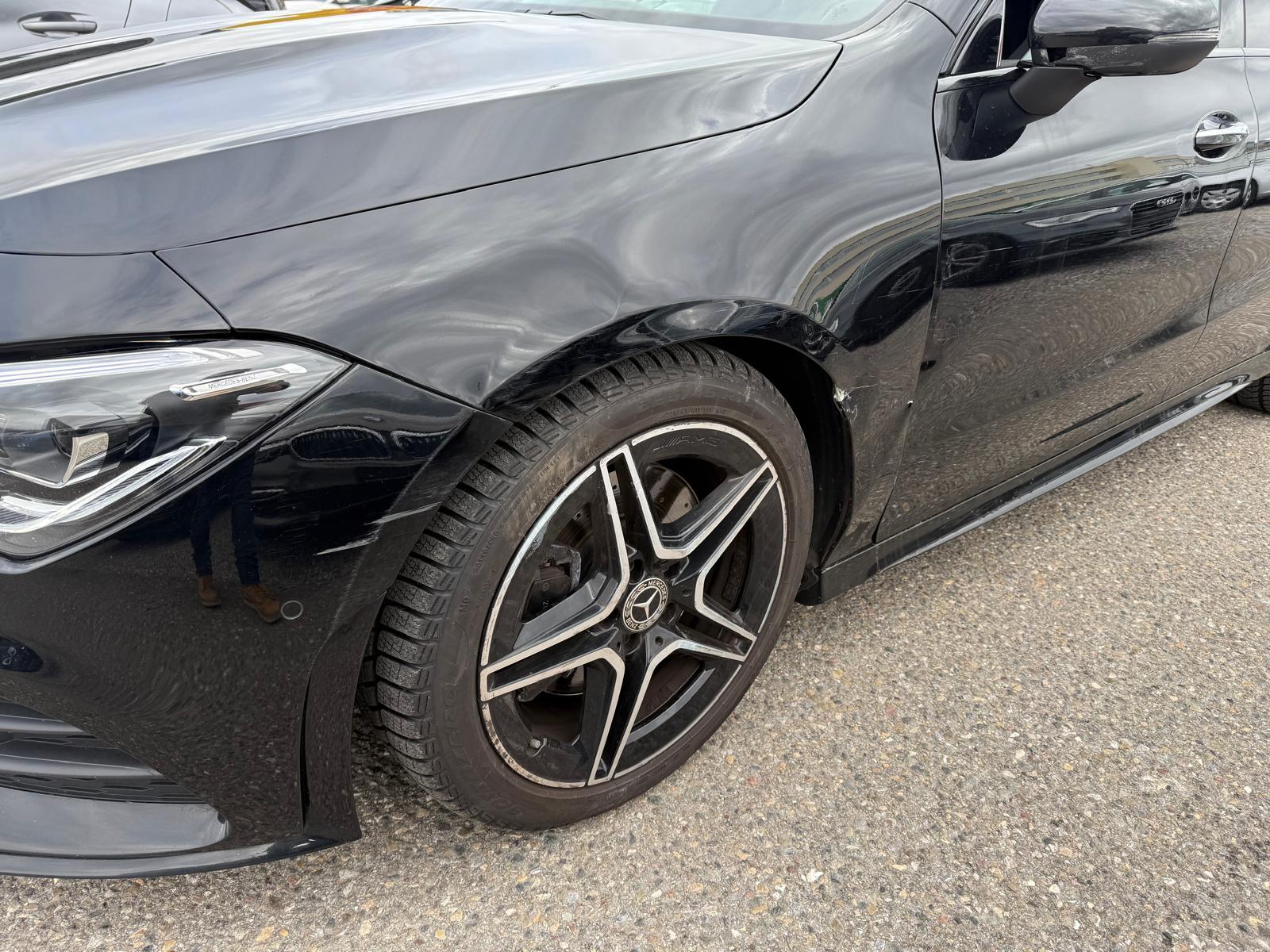 MERCEDES-BENZ CLA 220 d AMG Line 4matic Shooting Brake-image-2