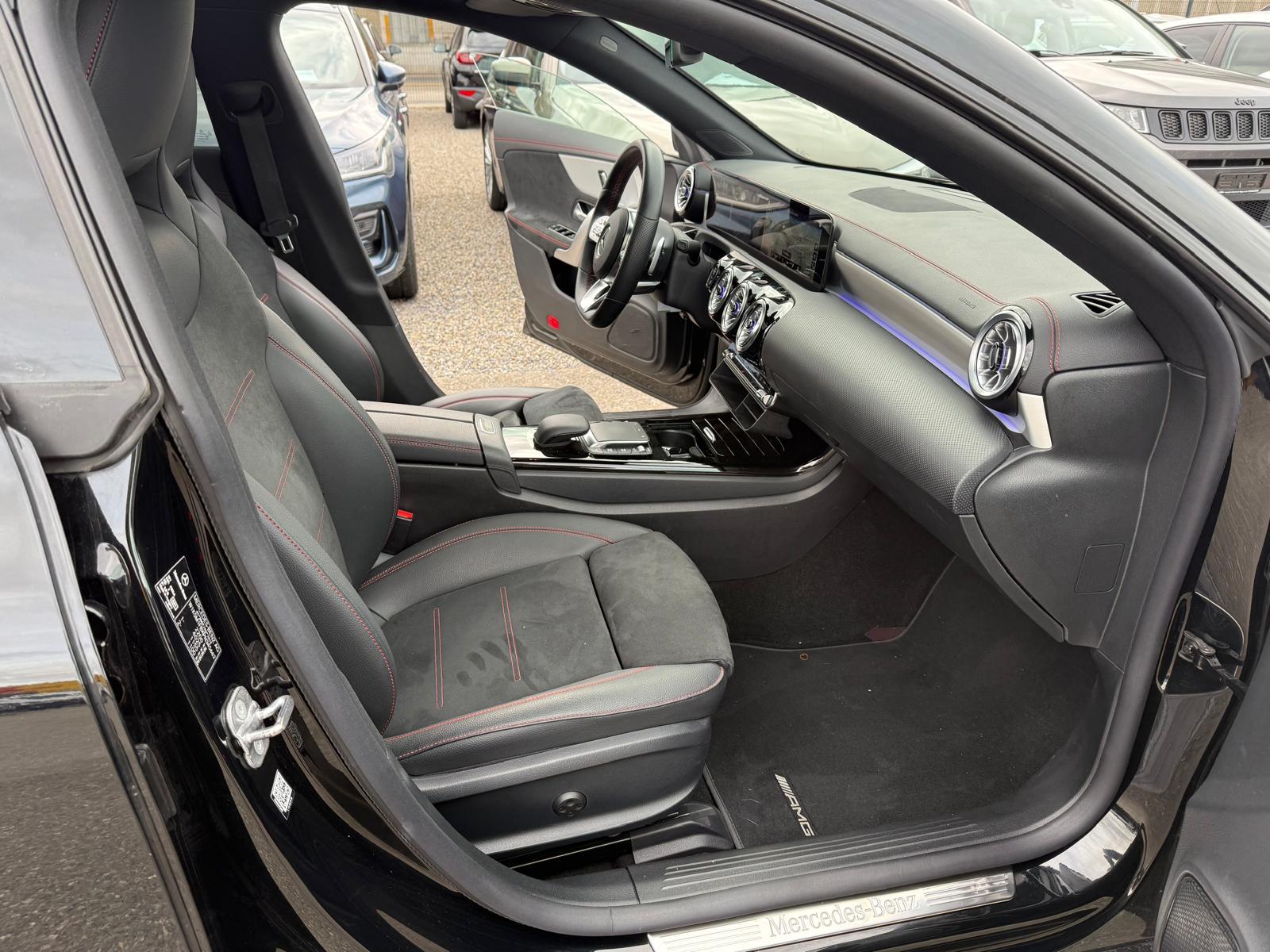MERCEDES-BENZ CLA 220 d AMG Line 4matic Shooting Brake-image-10