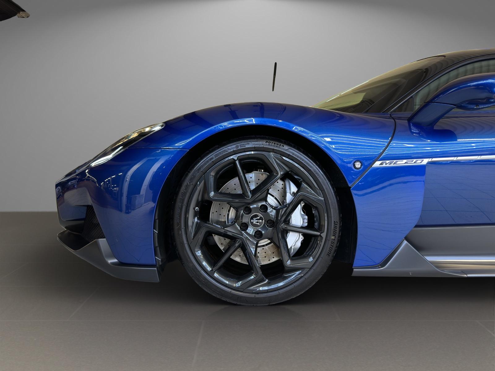 MASERATI MC20-image-8