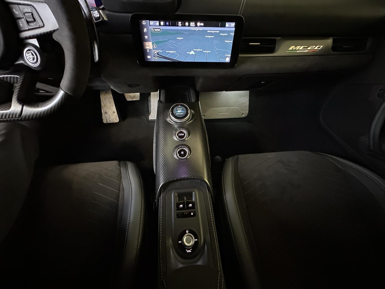 MASERATI MC20-image-25