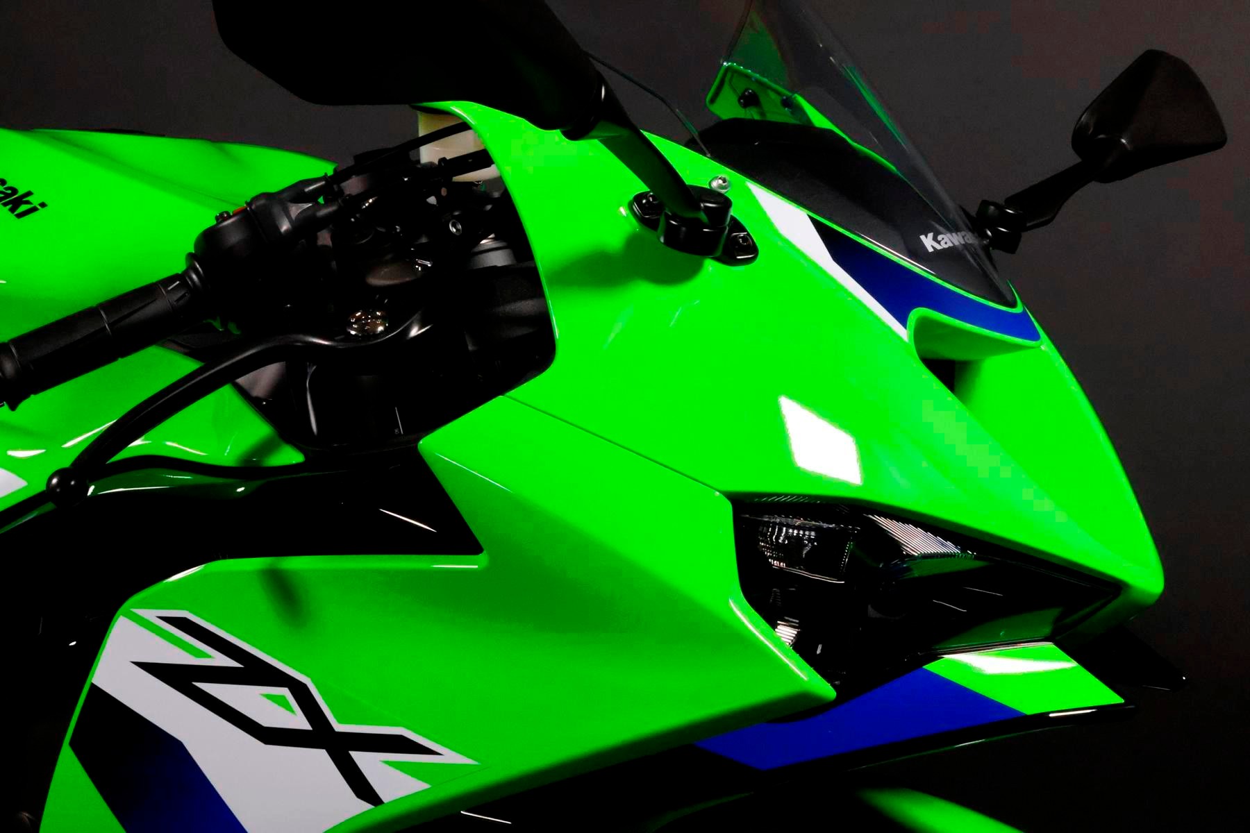 KAWASAKI Ninja ZX-6R-showroom-element-3
