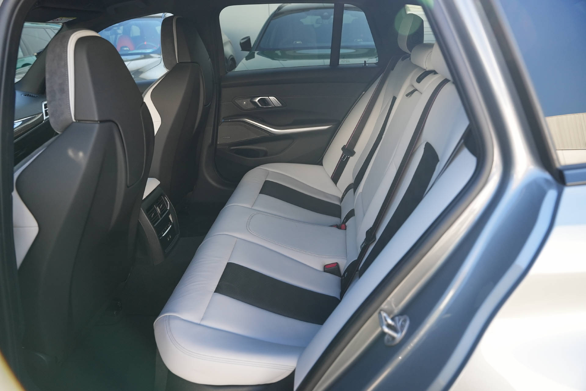 BMW M3 Touring xDrive Competition M LCI-image-9