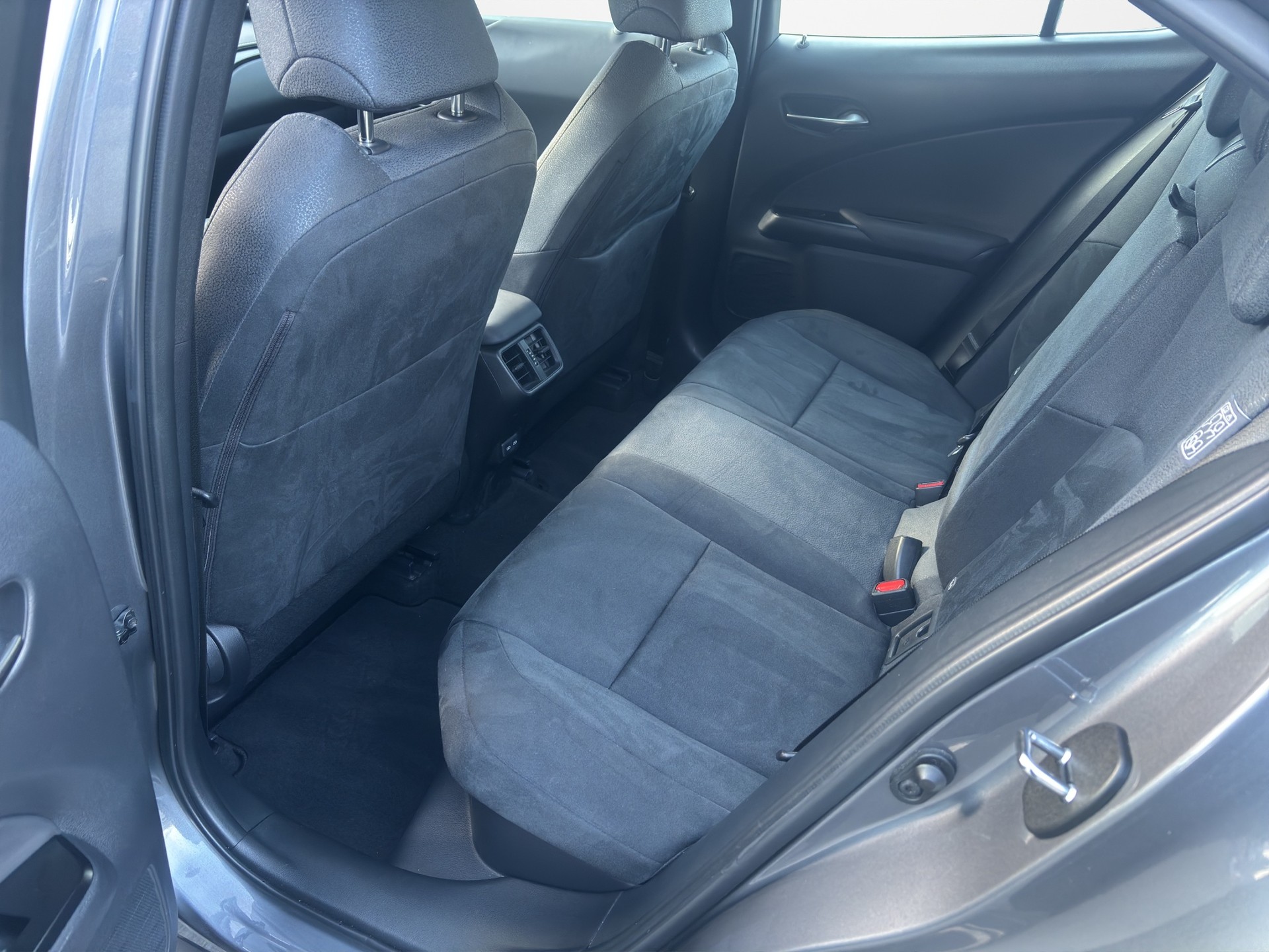 LEXUS UX 250h Attraction AWD Automatic-image-10