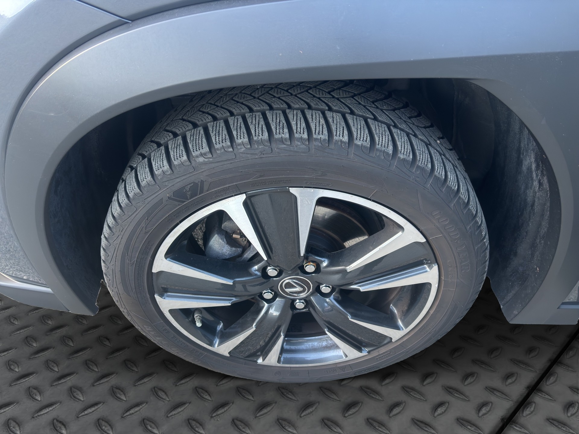 LEXUS UX 250h Attraction AWD Automatic-image-15