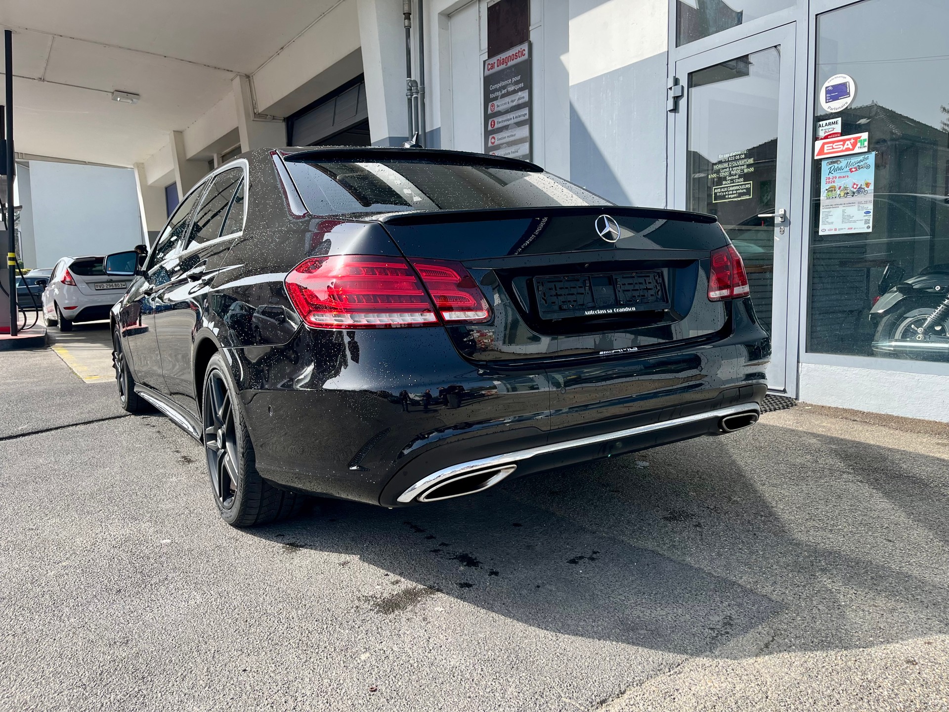 MERCEDES-BENZ E 500 Avantgarde 4Matic 7G-Tronic-showroom-element-2