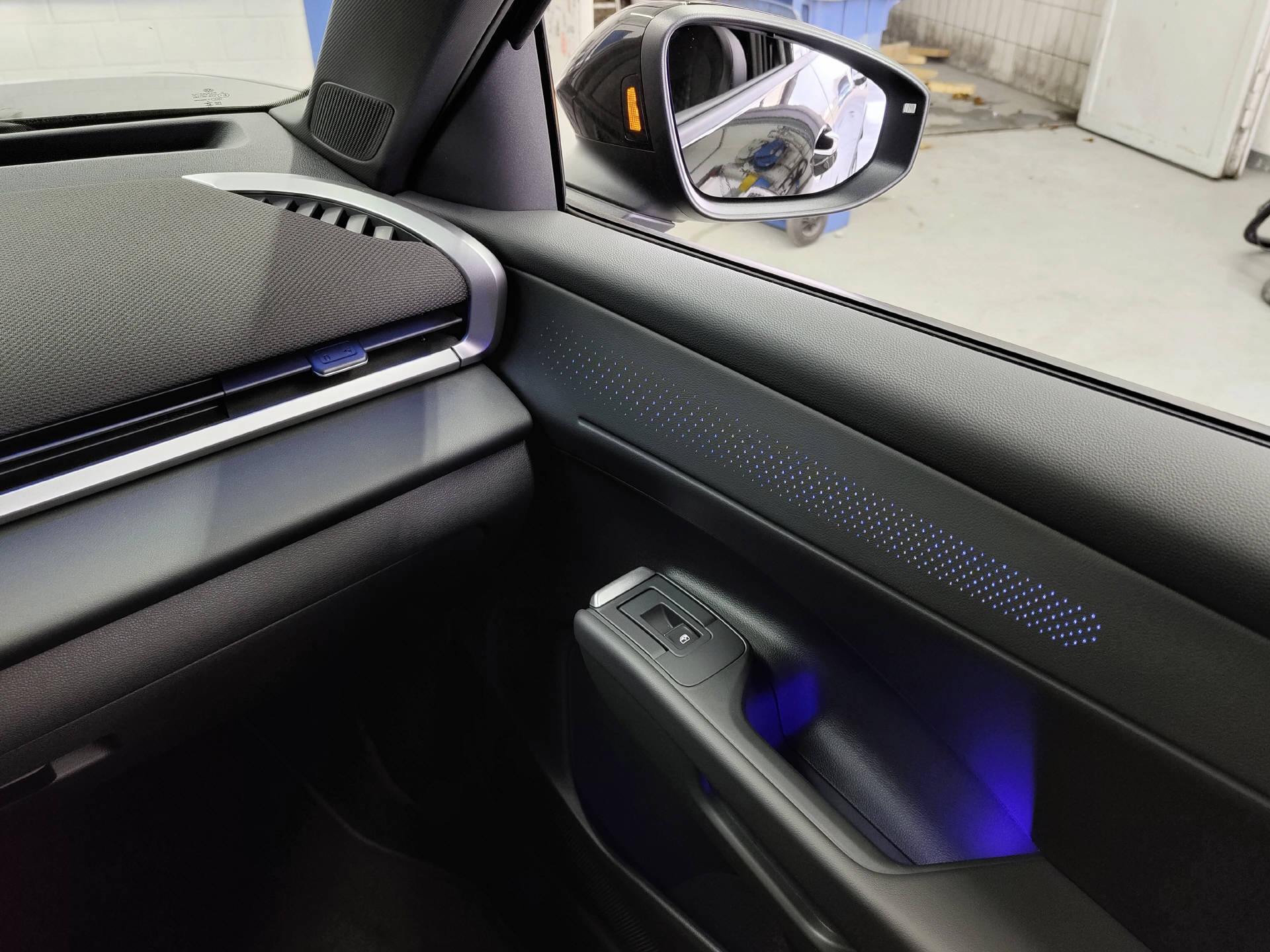 VW T-Roc 1.5 eTSI R-Line DSG-image-11