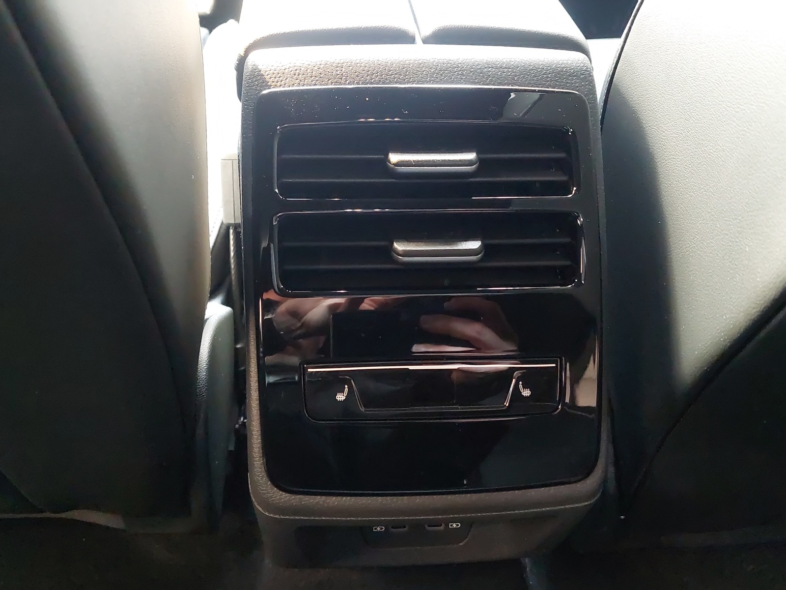 VW ID.7 Tourer Pro S 86 kWh Pro S-image-10